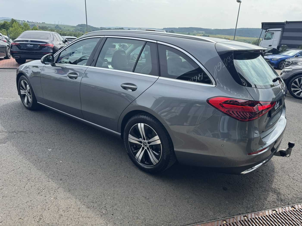 Mercedes-Benz C 220 d T 4M Pano+AHK+Distr+STDH+360+HUD - מכונית: תמונה 3 Mercedes-Benz C 220 d T 4M Pano+AHK+Distr+STDH+360+HUD - מכונית: תמונה 3