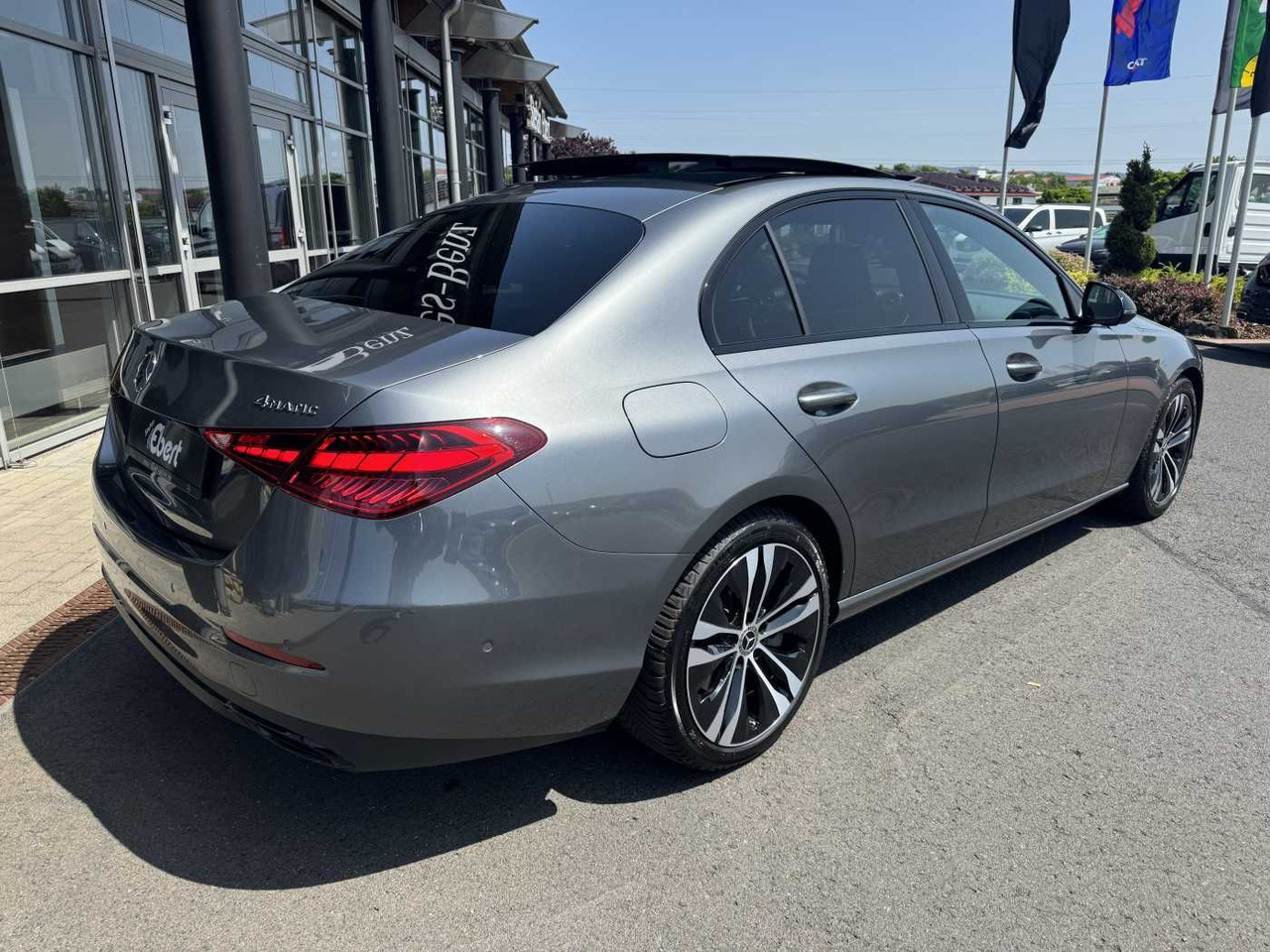 Mercedes-Benz C 300 4M Avantgarde+Pano+Bumester+AHK+RFK+ Night - סדאן: תמונה 4 Mercedes-Benz C 300 4M Avantgarde+Pano+Bumester+AHK+RFK+ Night - סדאן: תמונה 4