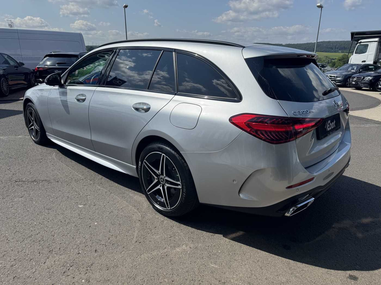 Mercedes-Benz C 300de AMG+Pano+Burm+HUD+360+Digital+VOLL - מכונית: תמונה 3 Mercedes-Benz C 300de AMG+Pano+Burm+HUD+360+Digital+VOLL - מכונית: תמונה 3