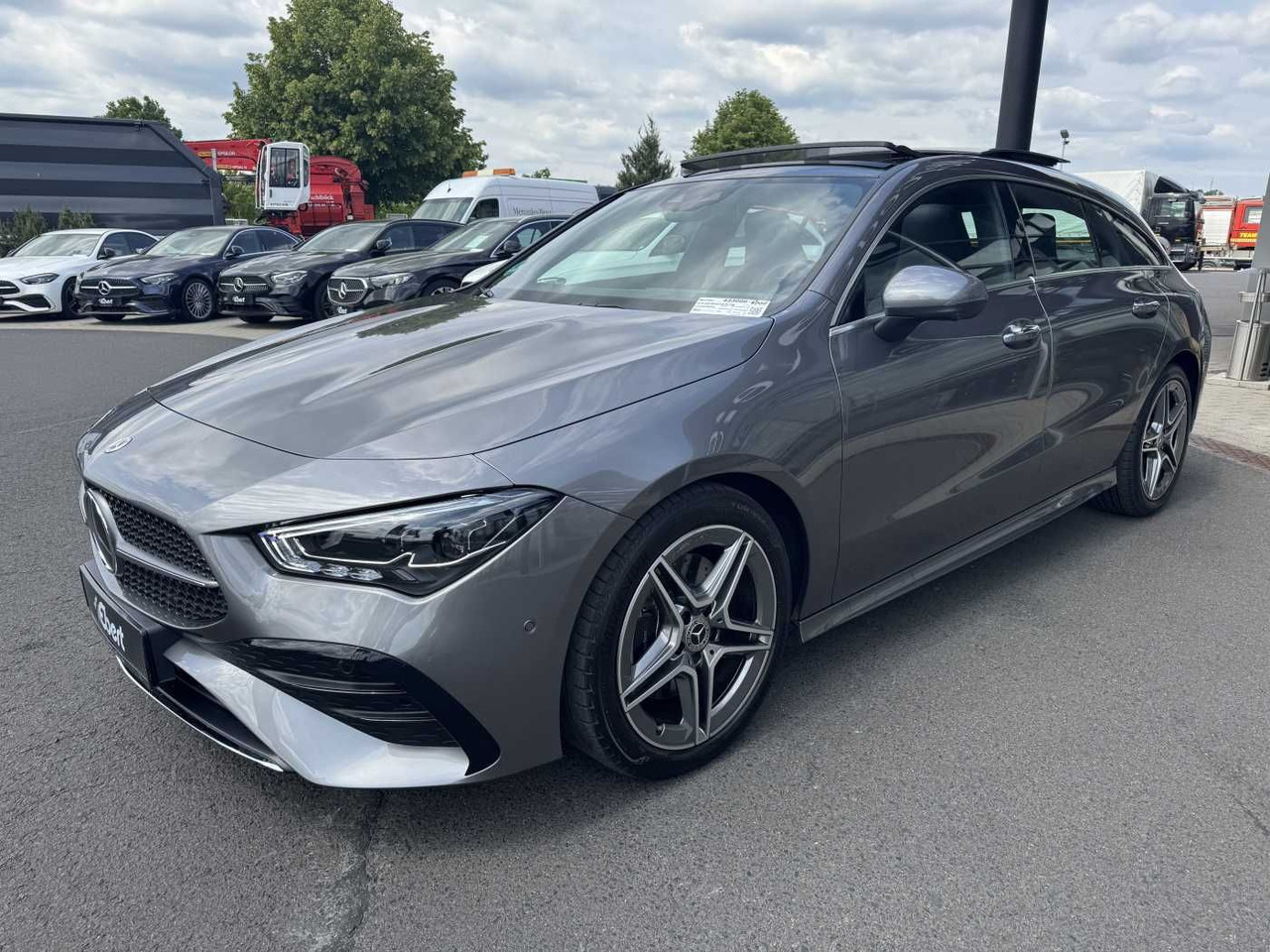 Mercedes-Benz CLA 200 AMG+Pano+MultiBeam+DistrPro+HUD+360 - מכונית: תמונה 2 Mercedes-Benz CLA 200 AMG+Pano+MultiBeam+DistrPro+HUD+360 - מכונית: תמונה 2