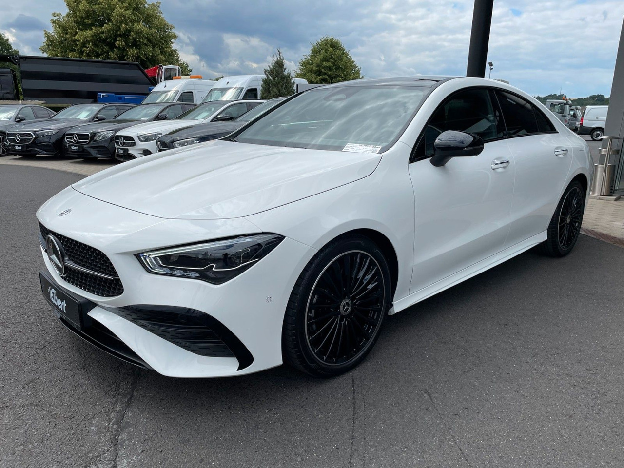 Mercedes-Benz CLA 200 AMG Pano+R-Kamera+19"+TOTW+DISTR+MULITBE - רכב קופה: תמונה 2 Mercedes-Benz CLA 200 AMG Pano+R-Kamera+19"+TOTW+DISTR+MULITBE - רכב קופה: תמונה 2