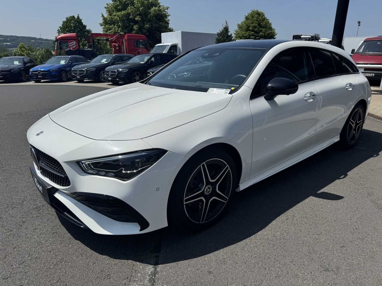 Mercedes-Benz CLA 220d Shooting Brake AMG+Pano+Distr+AHK+uvm. - מכונית: תמונה 2 Mercedes-Benz CLA 220d Shooting Brake AMG+Pano+Distr+AHK+uvm. - מכונית: תמונה 2