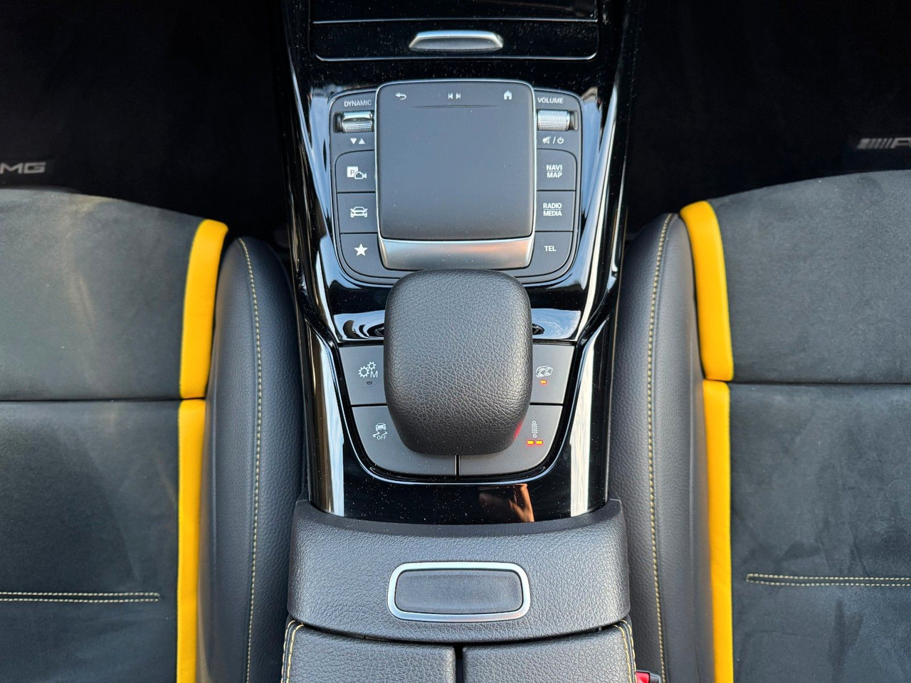 הַחכָּרָה  Mercedes-Benz CLA 45 AMG+Aerodynamic+Pano+Burm+Multikontur+ Mercedes-Benz CLA 45 AMG+Aerodynamic+Pano+Burm+Multikontur+: תמונה 21