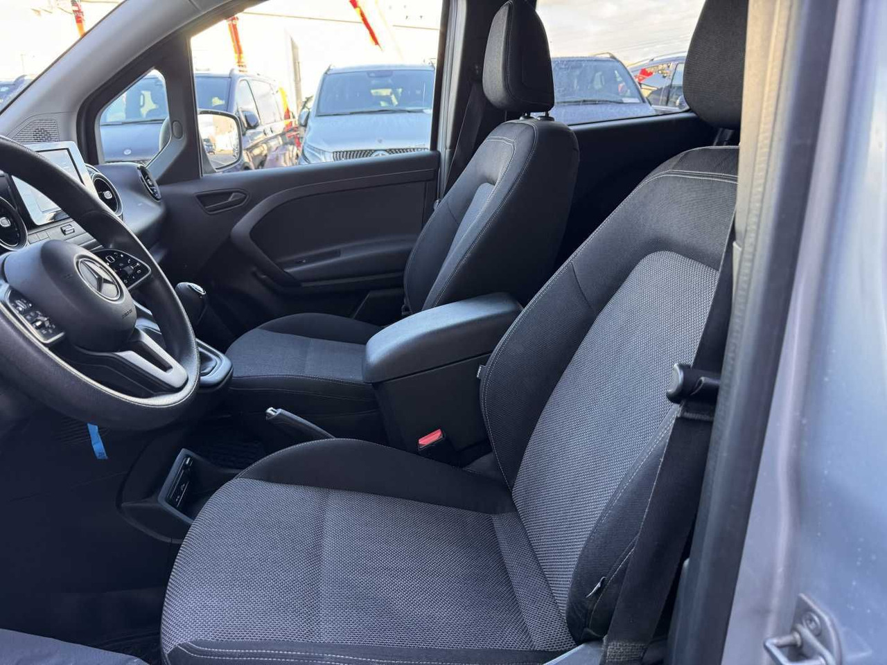 הַחכָּרָה  Mercedes-Benz Citan 110 CDI Tourer Klima AHK Kamera MBUX Tempo Mercedes-Benz Citan 110 CDI Tourer Klima AHK Kamera MBUX Tempo: תמונה 9