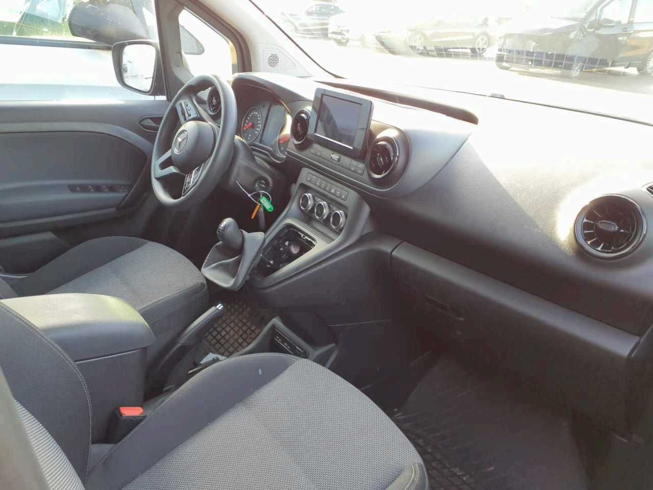 Mercedes-Benz Citan 113 Tourer Klimaautomatik AK Kamera MBUX - מכונית: תמונה 4 Mercedes-Benz Citan 113 Tourer Klimaautomatik AK Kamera MBUX - מכונית: תמונה 4