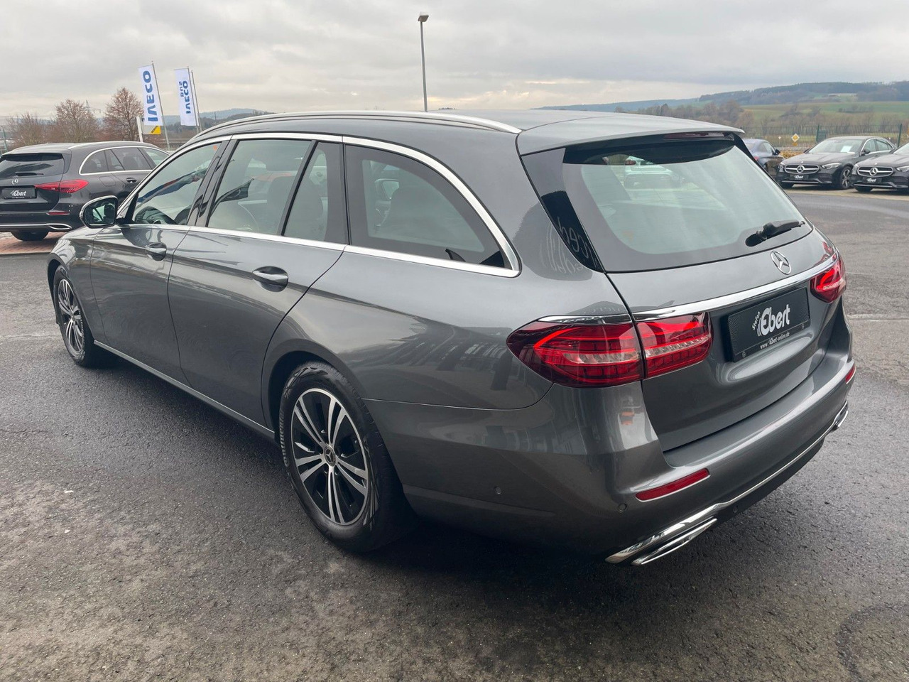 Mercedes-Benz E 220 d T Pano+Ambiente+Distr+360°+Comand+DAB - רכב סטיישן: תמונה 3 Mercedes-Benz E 220 d T Pano+Ambiente+Distr+360°+Comand+DAB - רכב סטיישן: תמונה 3