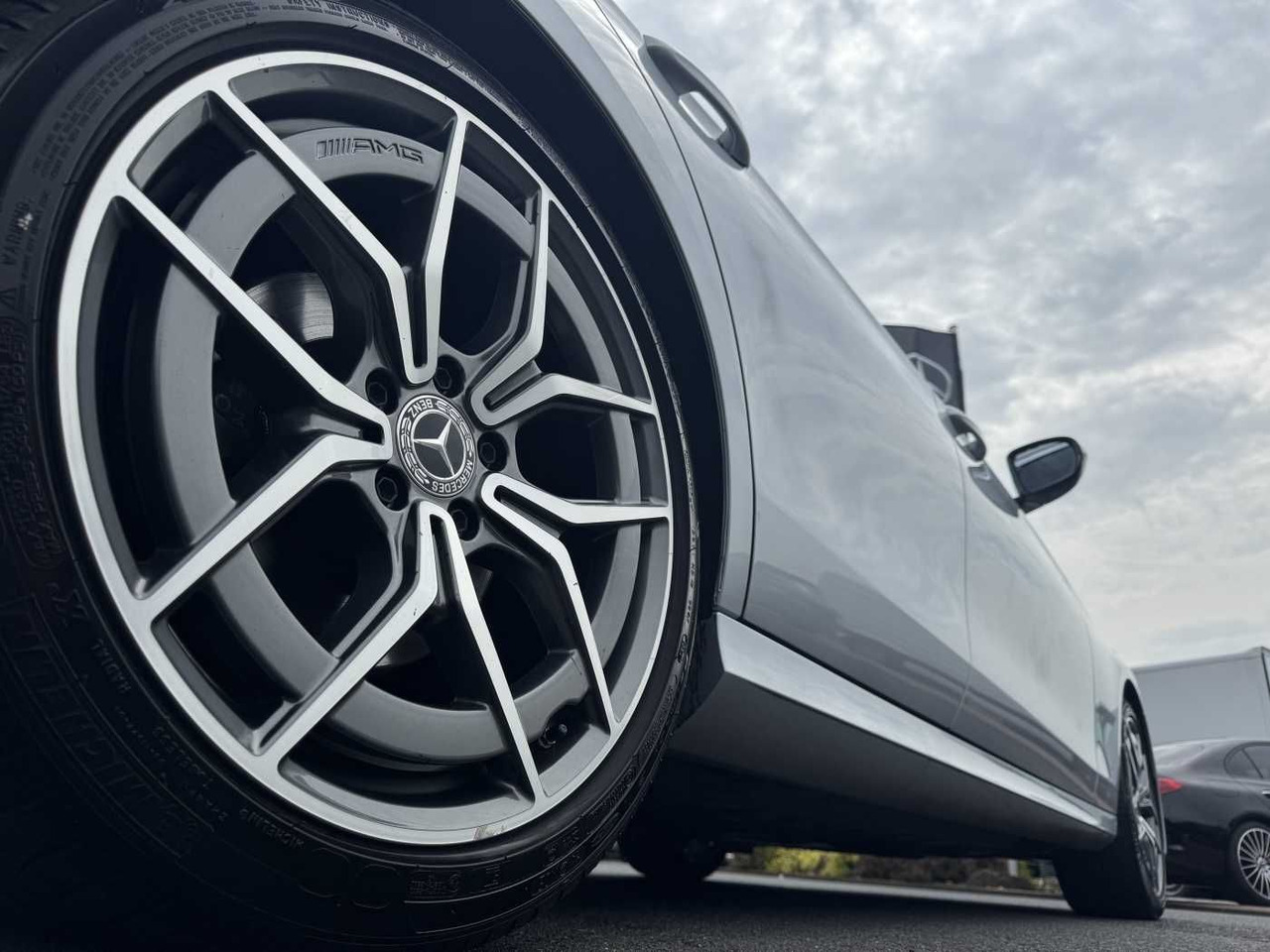 Mercedes-Benz E 220d T AMG+AHK+ESD+RKamera+TotW+ Ambiente - מכונית: תמונה 5 Mercedes-Benz E 220d T AMG+AHK+ESD+RKamera+TotW+ Ambiente - מכונית: תמונה 5