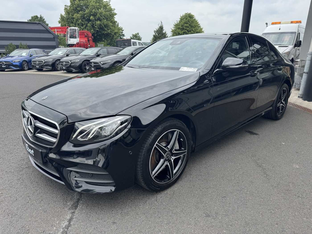Mercedes-Benz E 300de 9G AMG+Pano+Memory+Ambiente+ RFK+Night - סדאן: תמונה 2 Mercedes-Benz E 300de 9G AMG+Pano+Memory+Ambiente+ RFK+Night - סדאן: תמונה 2