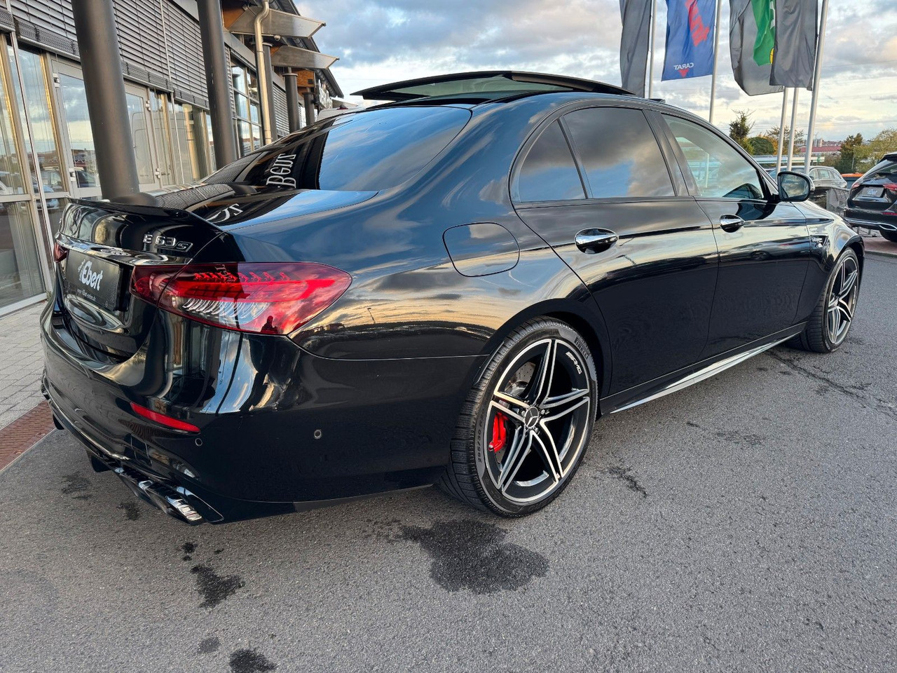Mercedes-Benz E 63 AMG S Pano+Burm+AirM+HUD+360+uvm. - סדאן: תמונה 5 Mercedes-Benz E 63 AMG S Pano+Burm+AirM+HUD+360+uvm. - סדאן: תמונה 5