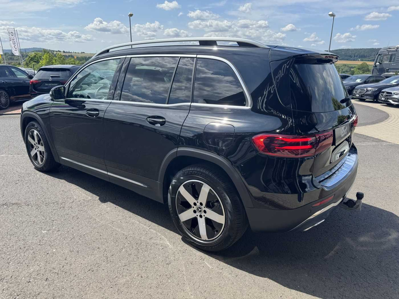 Mercedes-Benz GLB 180 Progressive+AHK+RKamera+LED+ IHC+DAB - SUV: תמונה 3 Mercedes-Benz GLB 180 Progressive+AHK+RKamera+LED+ IHC+DAB - SUV: תמונה 3