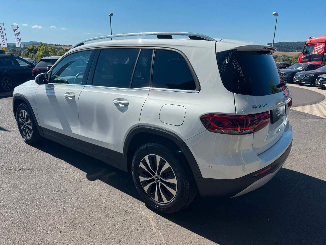 Mercedes-Benz GLB 180 Style+Distronic+RKamera+Vollleder - SUV: תמונה 3 Mercedes-Benz GLB 180 Style+Distronic+RKamera+Vollleder - SUV: תמונה 3