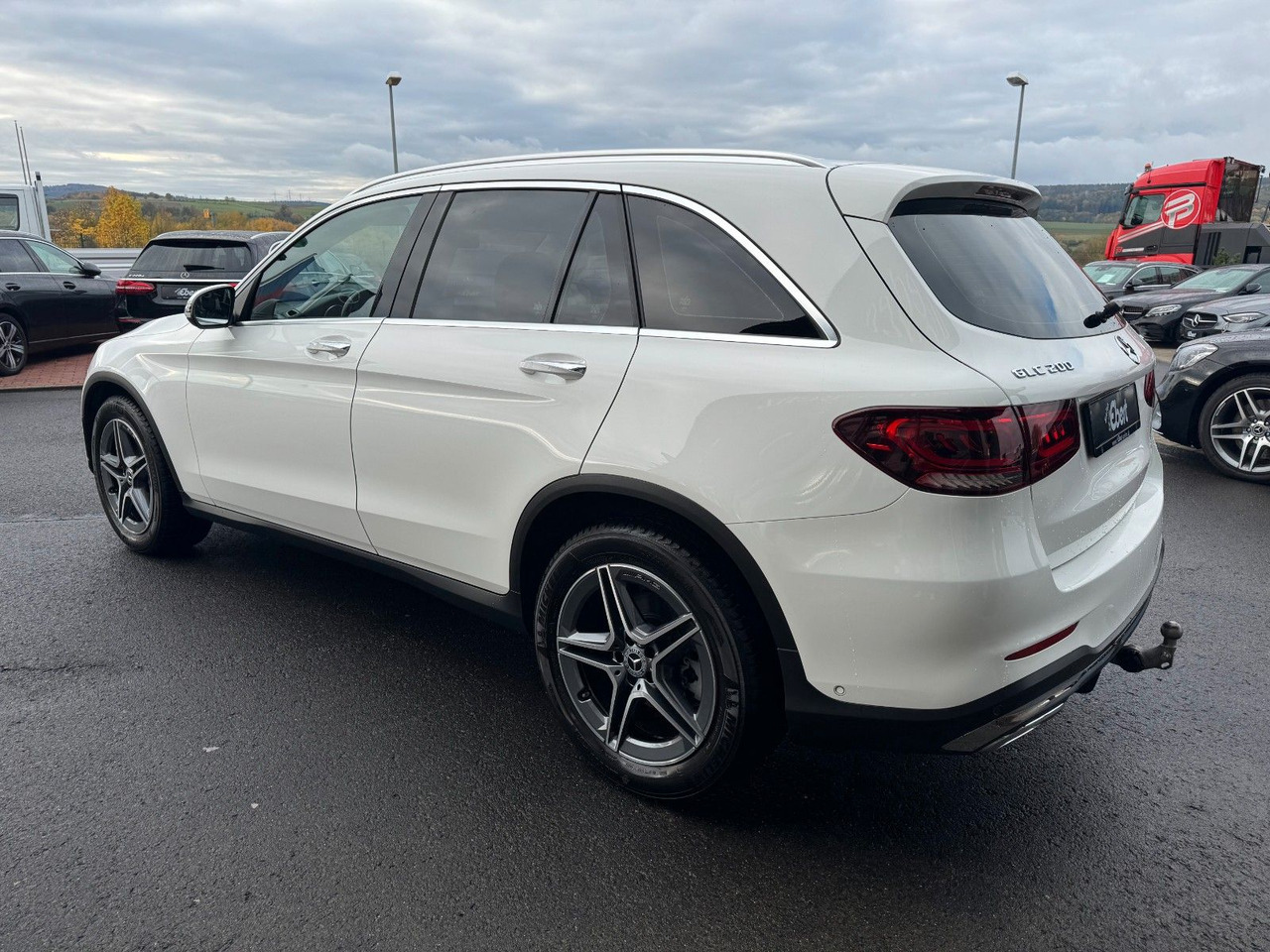 Mercedes-Benz GLC 200 4M AMG+Pano+Distr+StandH+AHK+360+HUD - SUV: תמונה 4 Mercedes-Benz GLC 200 4M AMG+Pano+Distr+StandH+AHK+360+HUD - SUV: תמונה 4