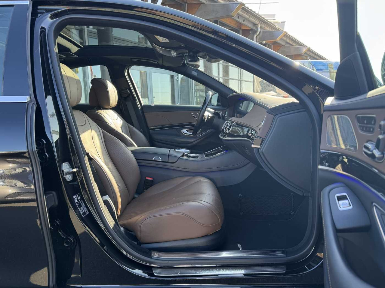 Mercedes-Benz S 400d 4M AMG+Pano+Burm+Distr+Massage+ HUD - סדאן: תמונה 5 Mercedes-Benz S 400d 4M AMG+Pano+Burm+Distr+Massage+ HUD - סדאן: תמונה 5