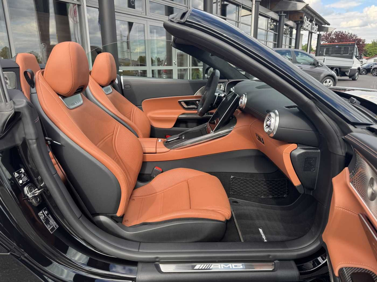 Mercedes-Benz SL 63 AMG 4M Digital+Massage+Distr+360+HUD+ - מכונית: תמונה 1 Mercedes-Benz SL 63 AMG 4M Digital+Massage+Distr+360+HUD+ - מכונית: תמונה 1