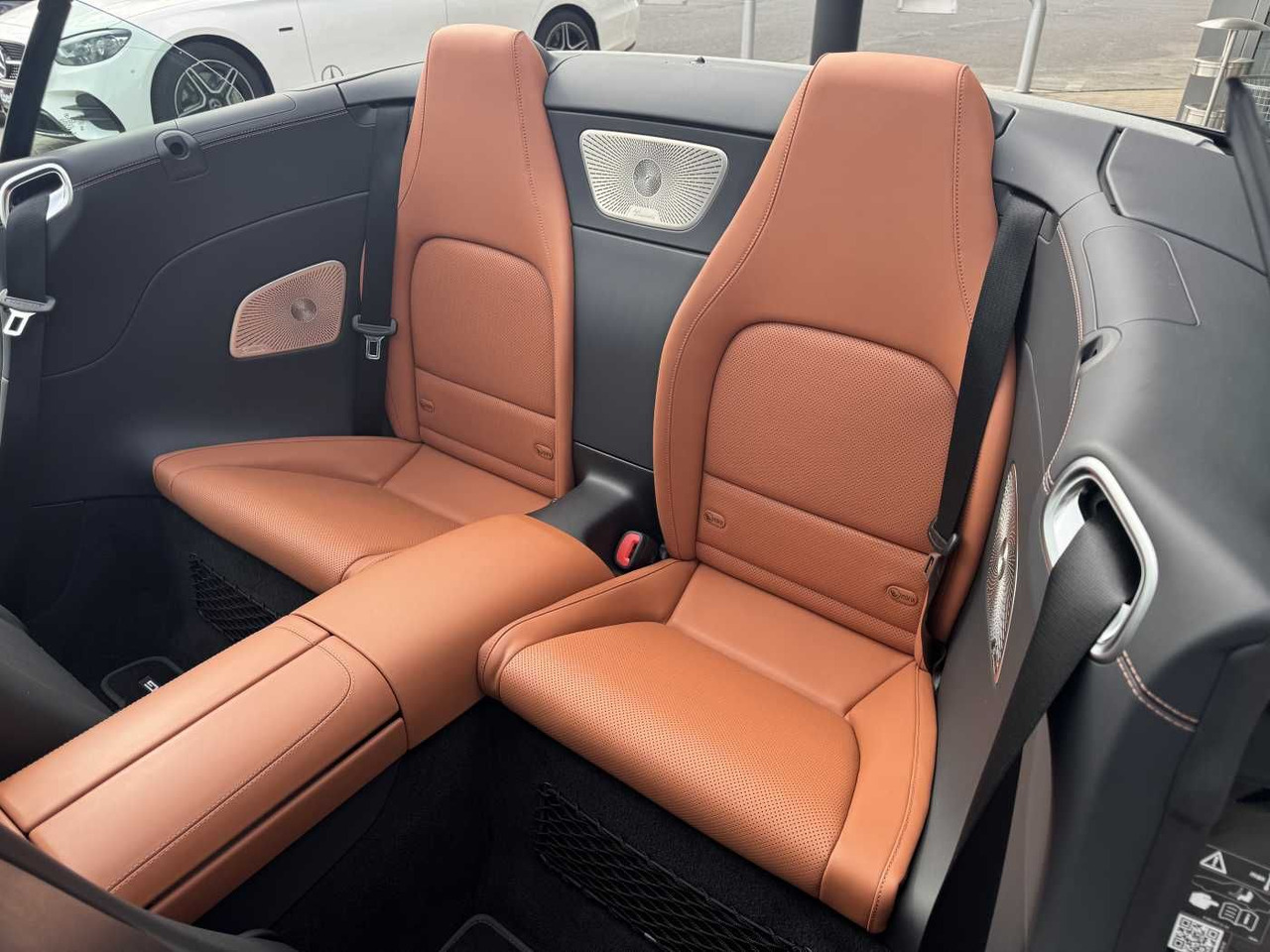 Mercedes-Benz SL 63 AMG 4M Digital+Massage+Distr+360+HUD+ - מכונית: תמונה 3 Mercedes-Benz SL 63 AMG 4M Digital+Massage+Distr+360+HUD+ - מכונית: תמונה 3