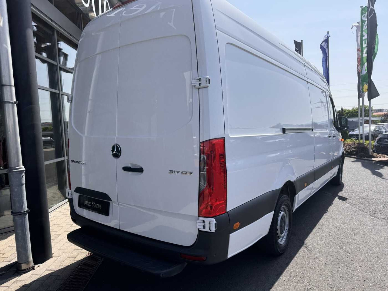Mercedes-Benz Sprinter 317 CDI 4325 Klima 360 Schwing MBUX SHZ - כלי רכב מסחרי עם לוח: תמונה 4 Mercedes-Benz Sprinter 317 CDI 4325 Klima 360 Schwing MBUX SHZ - כלי רכב מסחרי עם לוח: תמונה 4