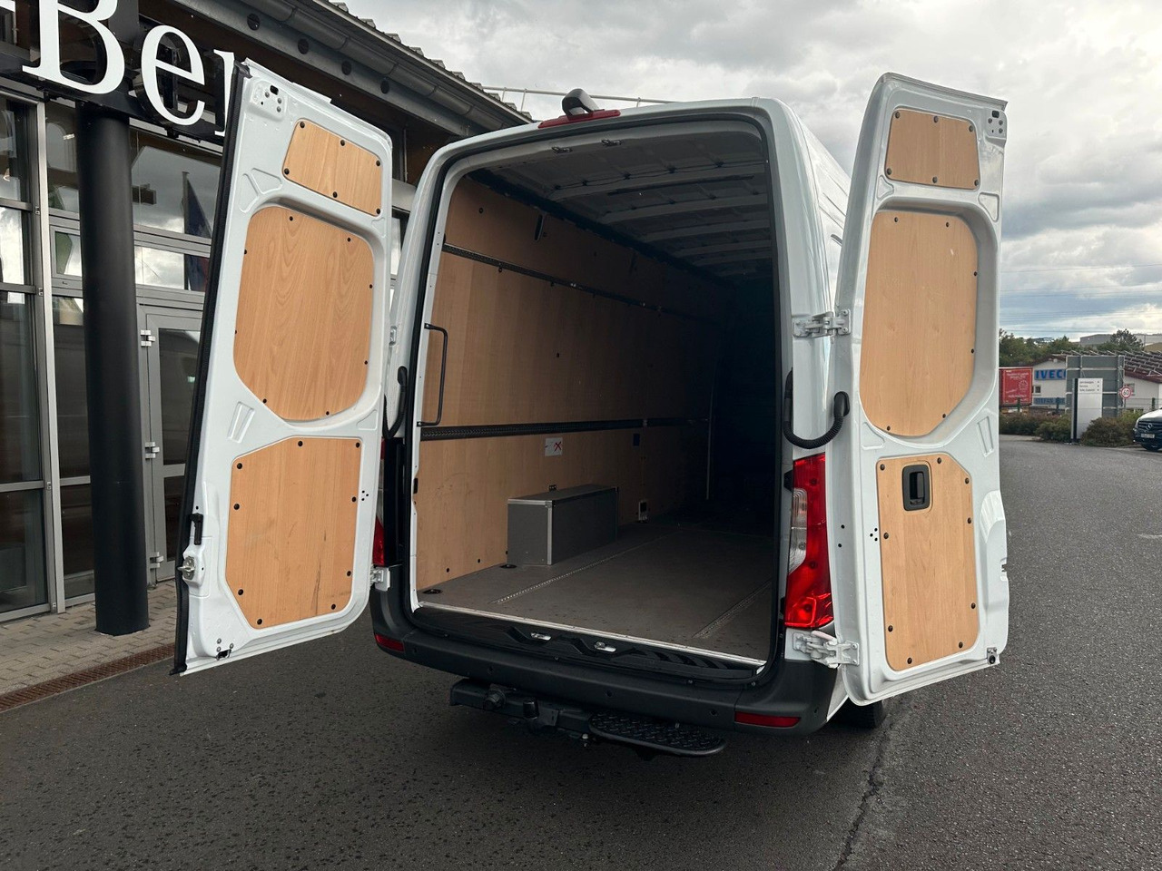 Mercedes-Benz Sprinter 317 CDI 9G 4325 Klima Kamera SHZ AHK - כלי רכב מסחרי עם לוח: תמונה 5 Mercedes-Benz Sprinter 317 CDI 9G 4325 Klima Kamera SHZ AHK - כלי רכב מסחרי עם לוח: תמונה 5