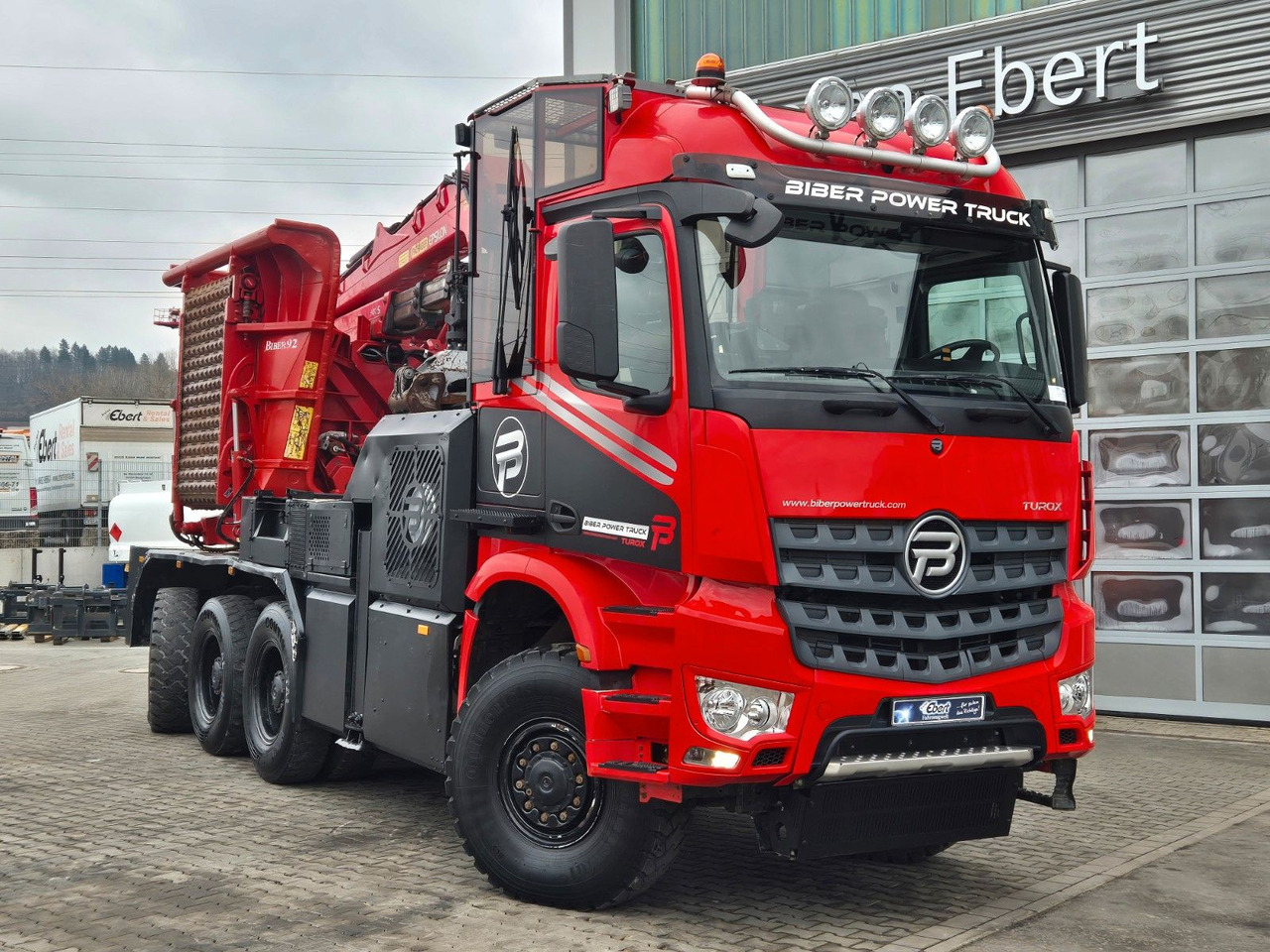 Mercedes-Benz TUROX 8x8 Eschlböck Biber 92 Holzhacker / 1.512h - משאית מנוף: תמונה 3 Mercedes-Benz TUROX 8x8 Eschlböck Biber 92 Holzhacker / 1.512h - משאית מנוף: תמונה 3