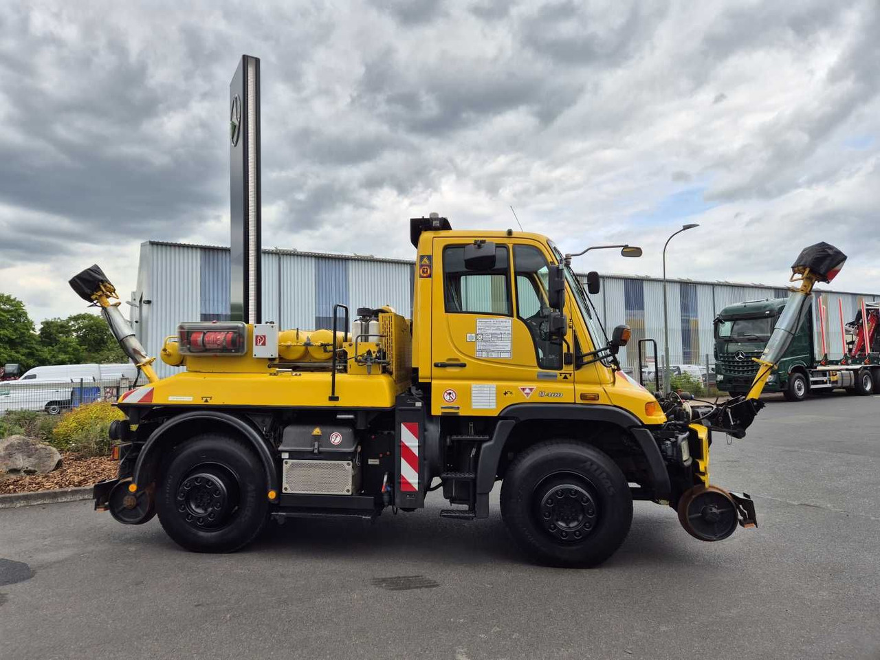 Mercedes-Benz Unimog U400 4x4 Zweiwege ZAGRO 800t/52 Achsen - משאית: תמונה 5 Mercedes-Benz Unimog U400 4x4 Zweiwege ZAGRO 800t/52 Achsen - משאית: תמונה 5