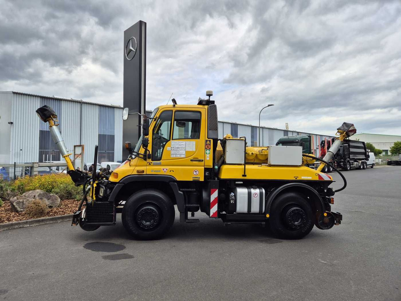 Mercedes-Benz Unimog U400 4x4 Zweiwege ZAGRO 800t/52 Achsen - משאית: תמונה 4 Mercedes-Benz Unimog U400 4x4 Zweiwege ZAGRO 800t/52 Achsen - משאית: תמונה 4