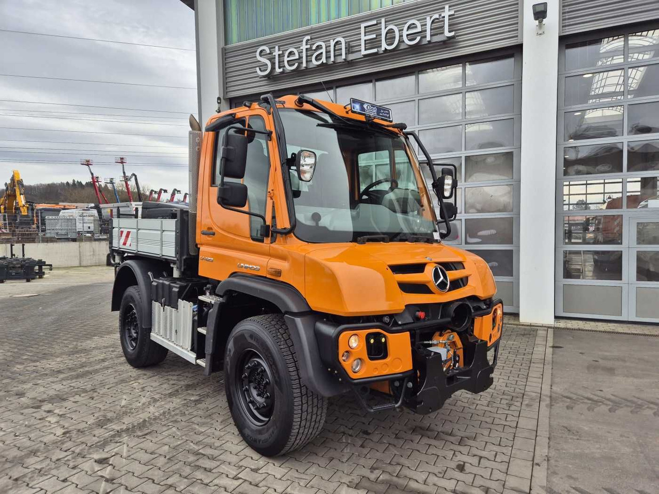 Mercedes-Benz Unimog U423 4x4 Hydrostat Zapfwelle - מזהיר: תמונה 3 Mercedes-Benz Unimog U423 4x4 Hydrostat Zapfwelle - מזהיר: תמונה 3
