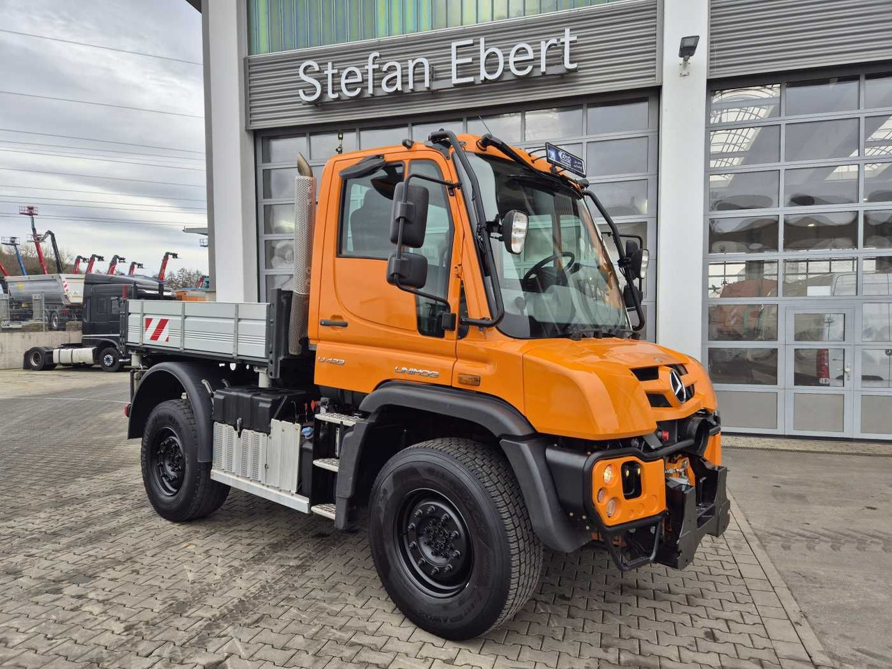 Mercedes-Benz Unimog U423 4x4 Hydrostat Zapfwelle - מזהיר: תמונה 5 Mercedes-Benz Unimog U423 4x4 Hydrostat Zapfwelle - מזהיר: תמונה 5