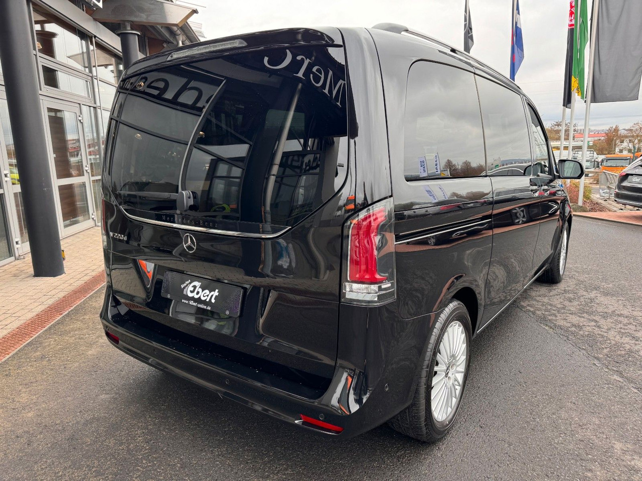 Mercedes-Benz V 220 d STYLE K Liege-Paket AHK2,5 DISTRONIC - כלי רכב מסחרי לנוסעים: תמונה 4 Mercedes-Benz V 220 d STYLE K Liege-Paket AHK2,5 DISTRONIC - כלי רכב מסחרי לנוסעים: תמונה 4