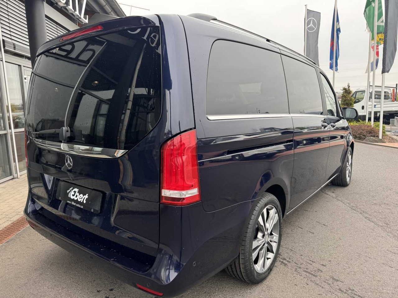Mercedes-Benz V 250 d AVA ED 4MATIC Panorama Tisch 360 Sound - מכונית: תמונה 4 Mercedes-Benz V 250 d AVA ED 4MATIC Panorama Tisch 360 Sound - מכונית: תמונה 4