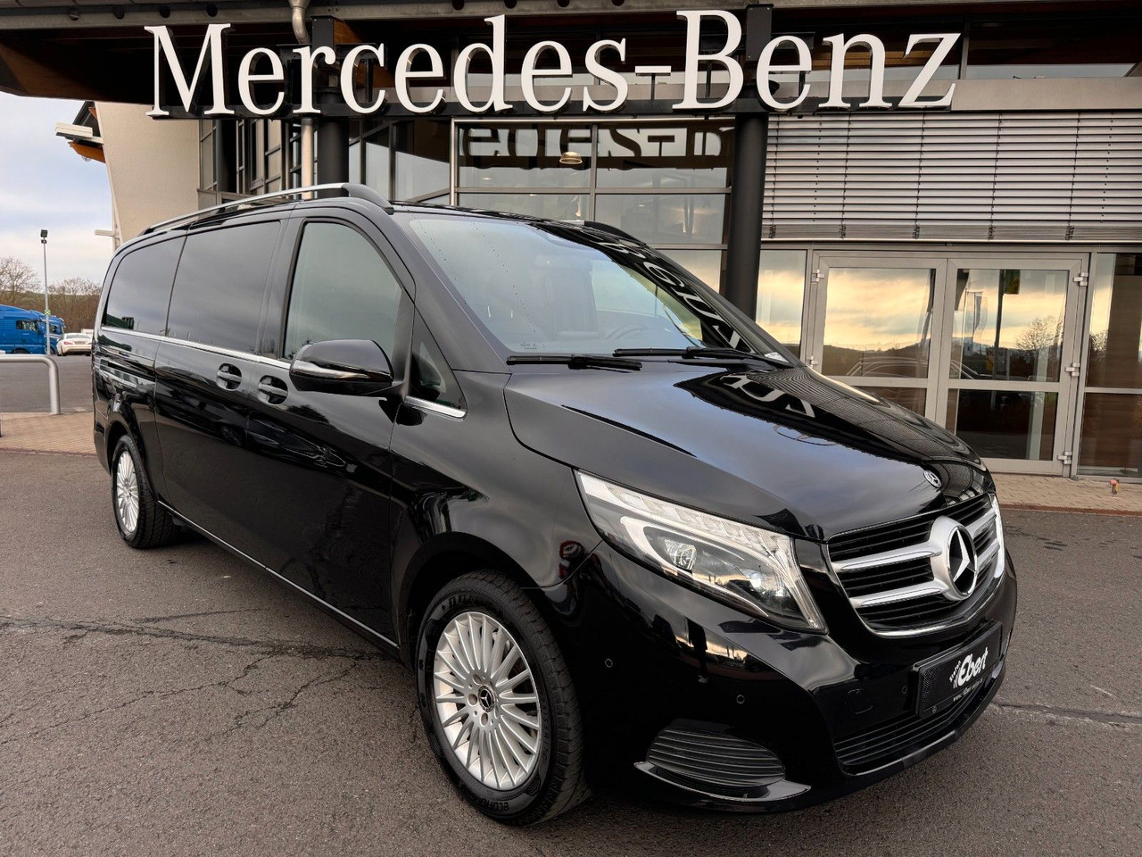 Mercedes-Benz V 250 d AVA Extralang AHK2,5to Kamera LED - כלי רכב מסחרי לנוסעים: תמונה 1 Mercedes-Benz V 250 d AVA Extralang AHK2,5to Kamera LED - כלי רכב מסחרי לנוסעים: תמונה 1