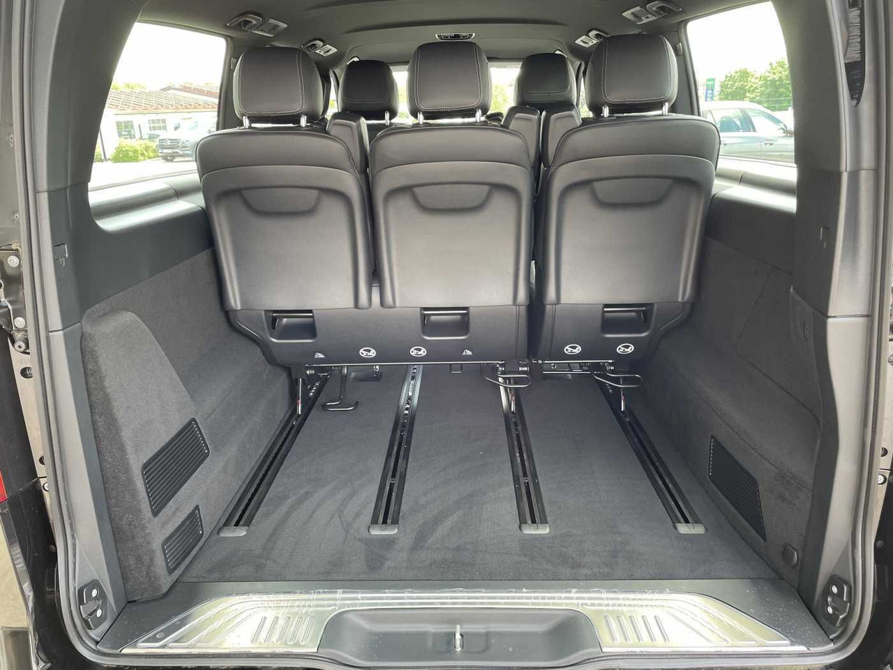 Mercedes-Benz V 300 d AVA 4MATIC AMG Kühlschrank AIRMATIC - מכונית: תמונה 5 Mercedes-Benz V 300 d AVA 4MATIC AMG Kühlschrank AIRMATIC - מכונית: תמונה 5