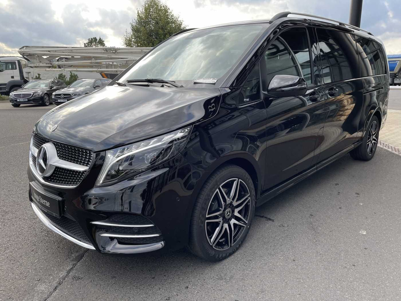 Mercedes-Benz V 300 d AVA 4MATIC AMG Kühlschrank AIRMATIC - רכב סטיישן: תמונה 2 Mercedes-Benz V 300 d AVA 4MATIC AMG Kühlschrank AIRMATIC - רכב סטיישן: תמונה 2