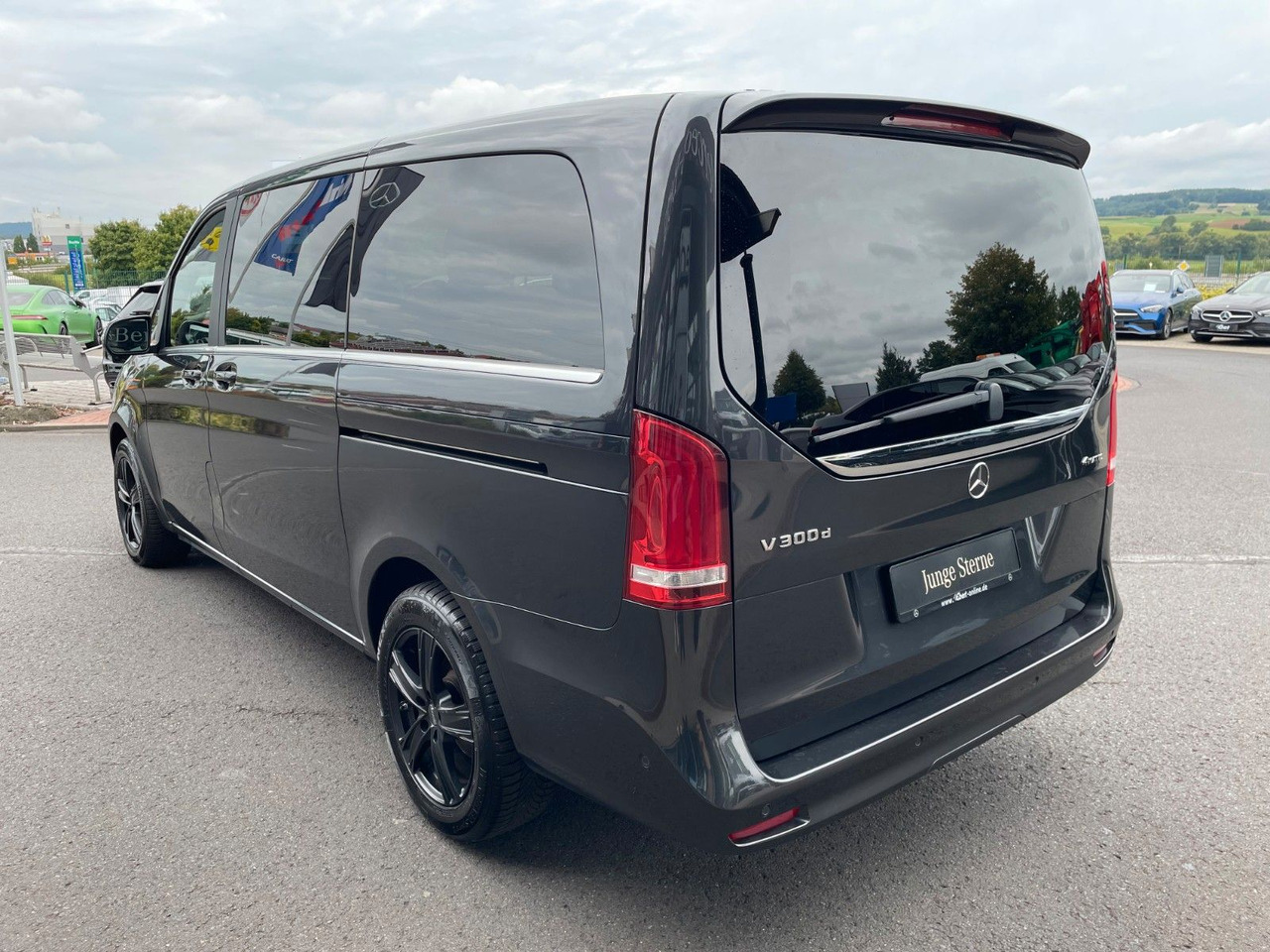 Mercedes-Benz V 300 d AVA ED 4MATIC Sitzklima Burmester 6Sitze - רכב סטיישן: תמונה 3 Mercedes-Benz V 300 d AVA ED 4MATIC Sitzklima Burmester 6Sitze - רכב סטיישן: תמונה 3