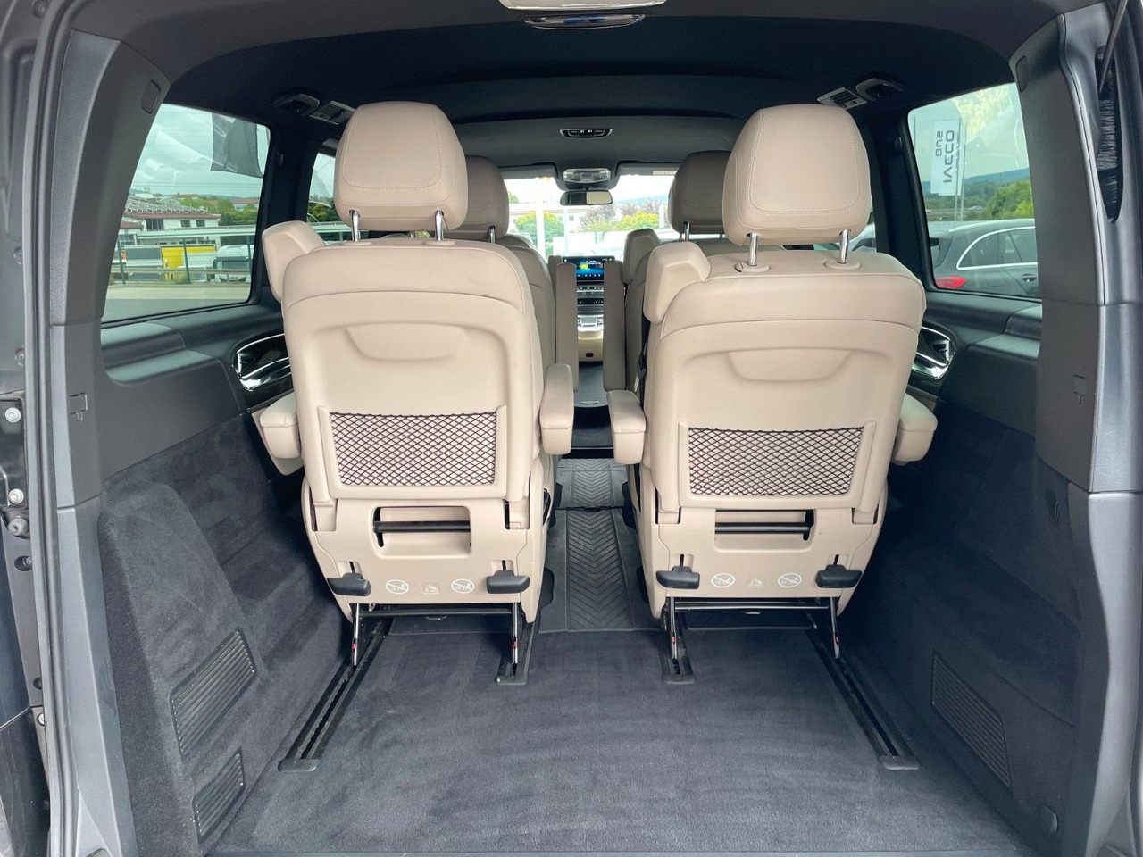 Mercedes-Benz V 300 d AVA ED 4MATIC Sitzklima Burmester 6Sitze - רכב סטיישן: תמונה 5 Mercedes-Benz V 300 d AVA ED 4MATIC Sitzklima Burmester 6Sitze - רכב סטיישן: תמונה 5