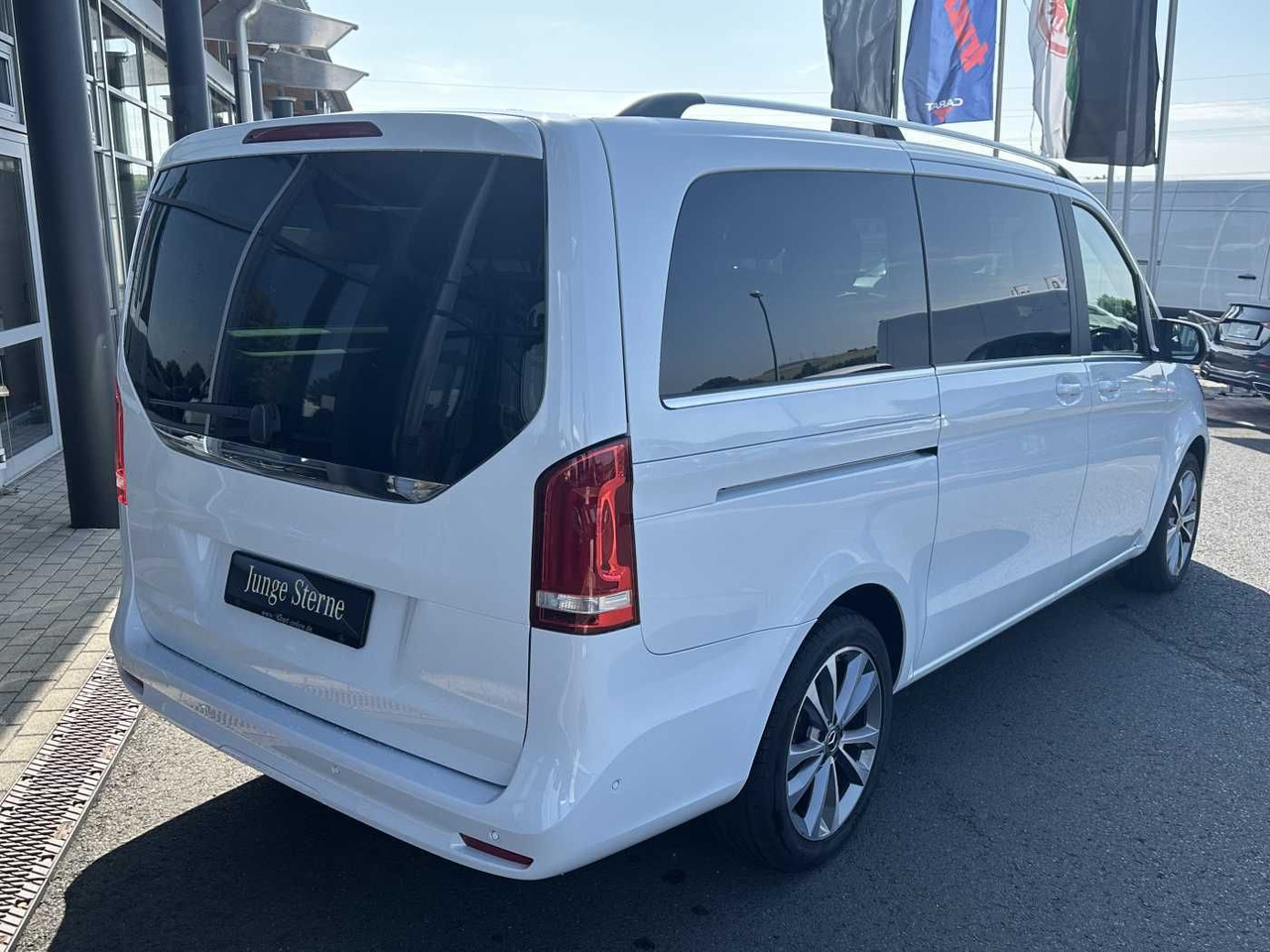 Mercedes-Benz V 300 d AVA ED 6Sitze Burmester 360Kamera el Tür - מכונית: תמונה 4 Mercedes-Benz V 300 d AVA ED 6Sitze Burmester 360Kamera el Tür - מכונית: תמונה 4
