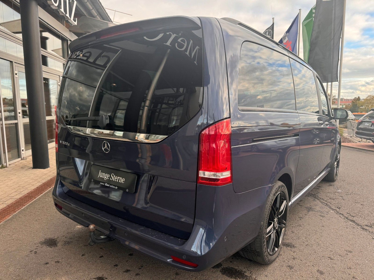 Mercedes-Benz V 300 d AVA ED AMG AHK2,5to DISTRONIC - כלי רכב מסחרי לנוסעים: תמונה 4 Mercedes-Benz V 300 d AVA ED AMG AHK2,5to DISTRONIC - כלי רכב מסחרי לנוסעים: תמונה 4