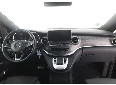 Mercedes-Benz V 300 d AVA ED AMG AIRMATIC Tisch AHK2,5to Stdh - מכונית: תמונה 4 Mercedes-Benz V 300 d AVA ED AMG AIRMATIC Tisch AHK2,5to Stdh - מכונית: תמונה 4