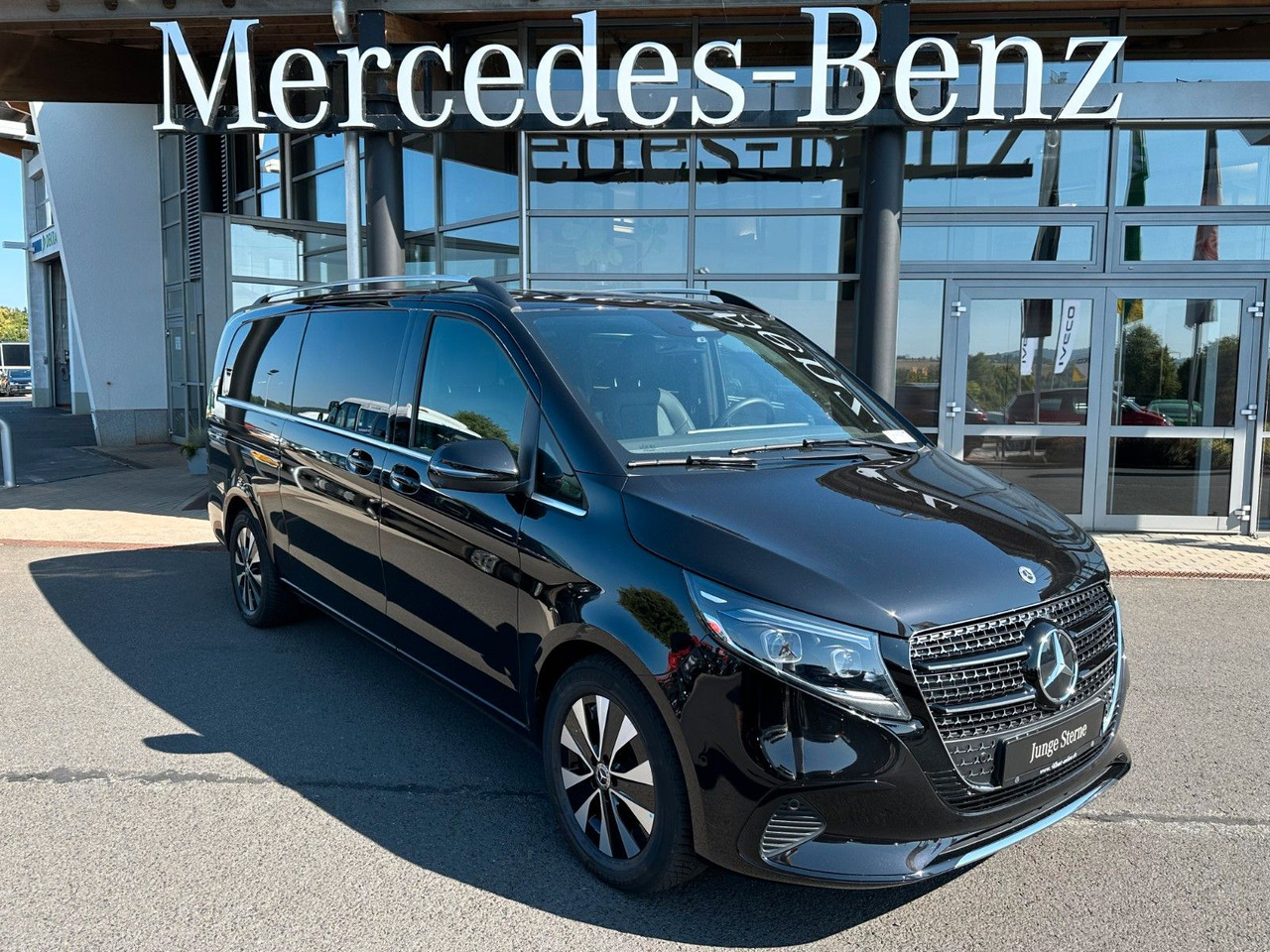 Mercedes-Benz V 300 d AVANTGARDE Extralang 360Kamera 8Sitze - כלי רכב מסחרי לנוסעים: תמונה 1 Mercedes-Benz V 300 d AVANTGARDE Extralang 360Kamera 8Sitze - כלי רכב מסחרי לנוסעים: תמונה 1