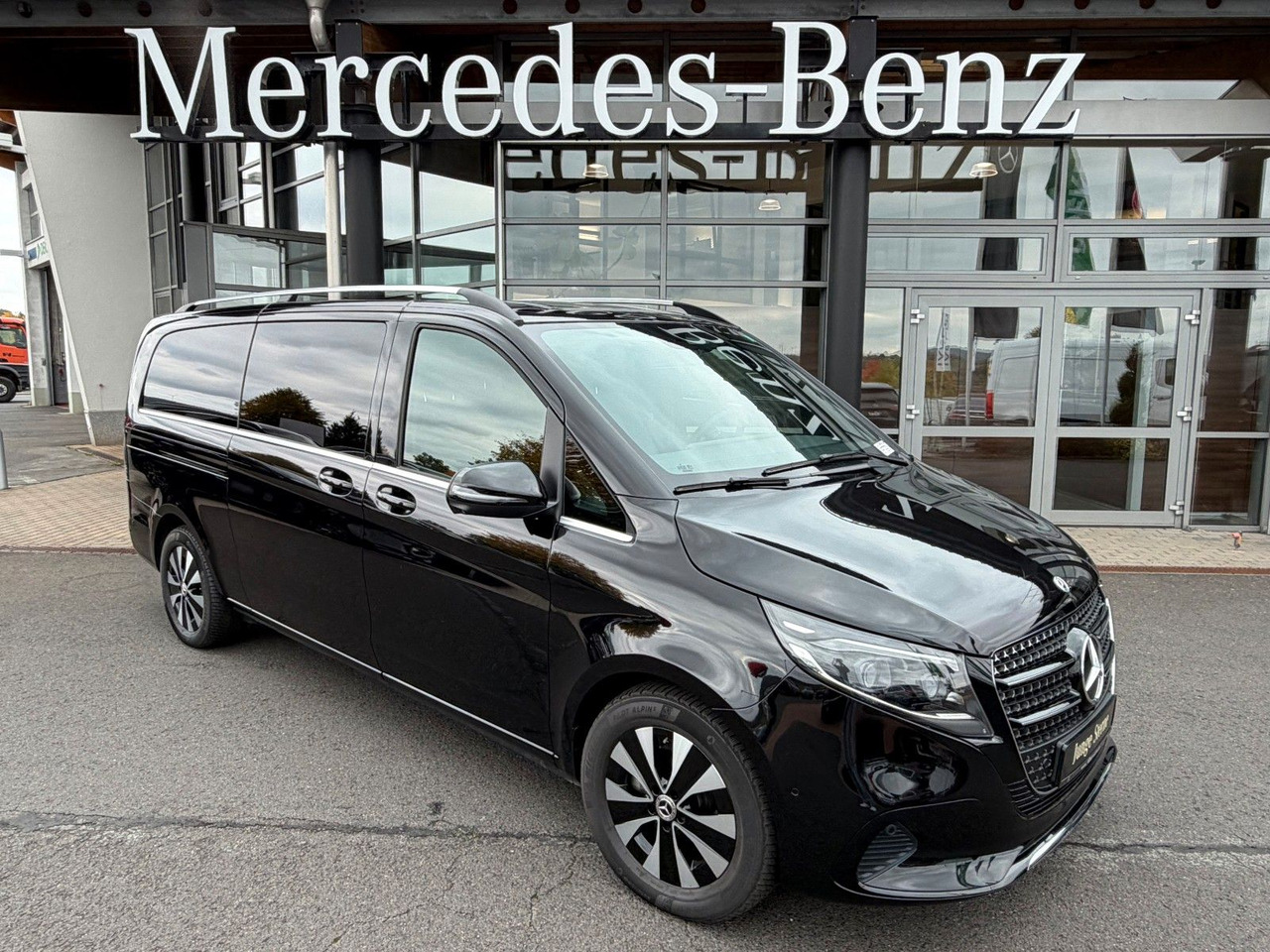 Mercedes-Benz V 300 d AVANTGARDE Extralang 360Kamera Standh - רכב סטיישן: תמונה 1 Mercedes-Benz V 300 d AVANTGARDE Extralang 360Kamera Standh - רכב סטיישן: תמונה 1
