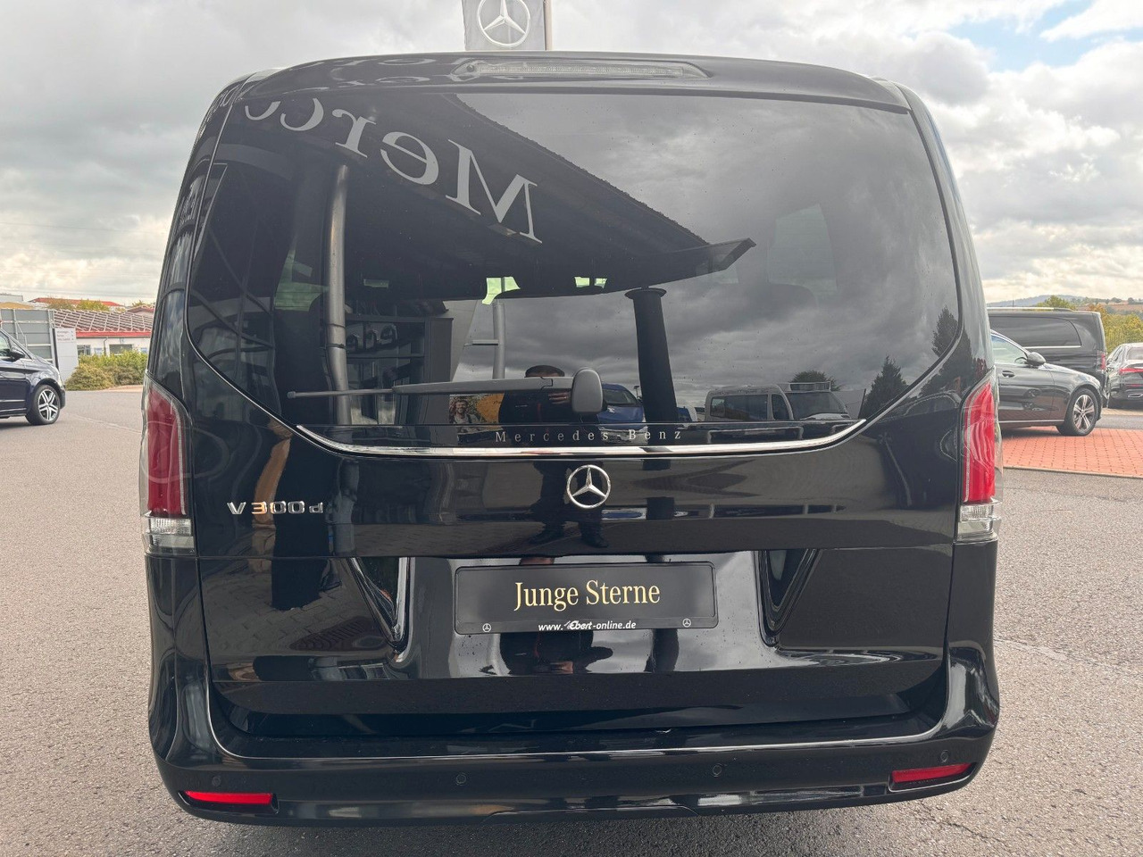 Mercedes-Benz V 300 d AVANTGARDE Extralang 360Kamera Standheiz - רכב סטיישן: תמונה 5 Mercedes-Benz V 300 d AVANTGARDE Extralang 360Kamera Standheiz - רכב סטיישן: תמונה 5