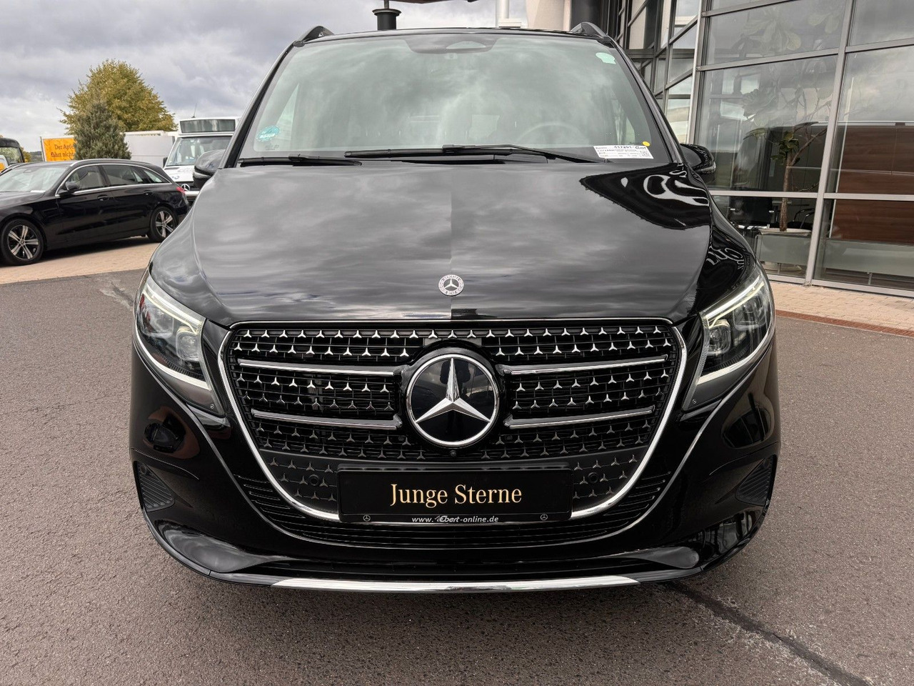 Mercedes-Benz V 300 d AVANTGARDE Extralang 360Kamera Standheiz - רכב סטיישן: תמונה 2 Mercedes-Benz V 300 d AVANTGARDE Extralang 360Kamera Standheiz - רכב סטיישן: תמונה 2
