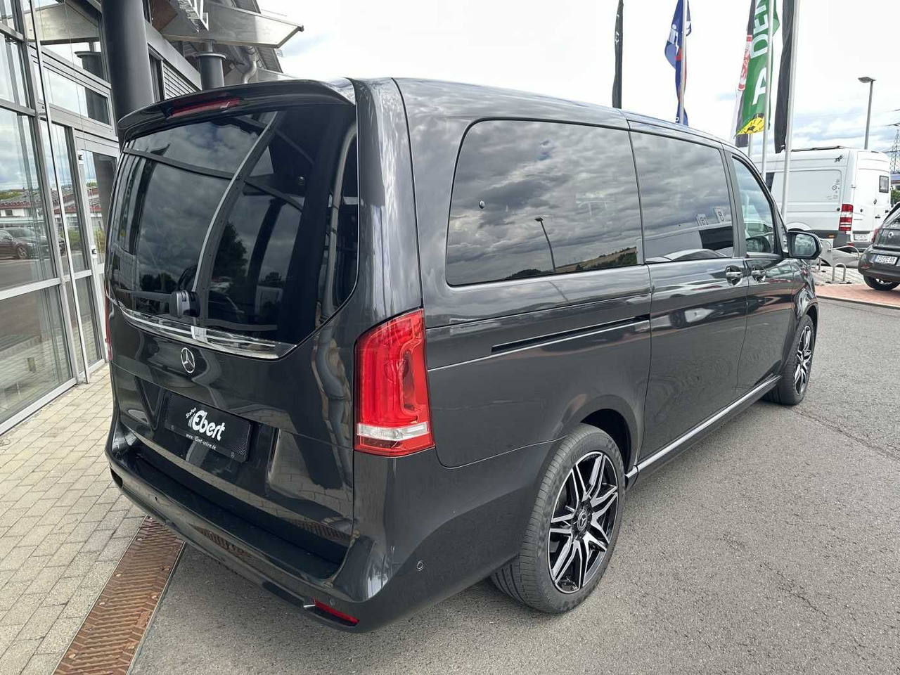Mercedes-Benz V 300 d EDITION AMG AHK Tisch Leder ILS 7Sitze - מכונית: תמונה 4 Mercedes-Benz V 300 d EDITION AMG AHK Tisch Leder ILS 7Sitze - מכונית: תמונה 4