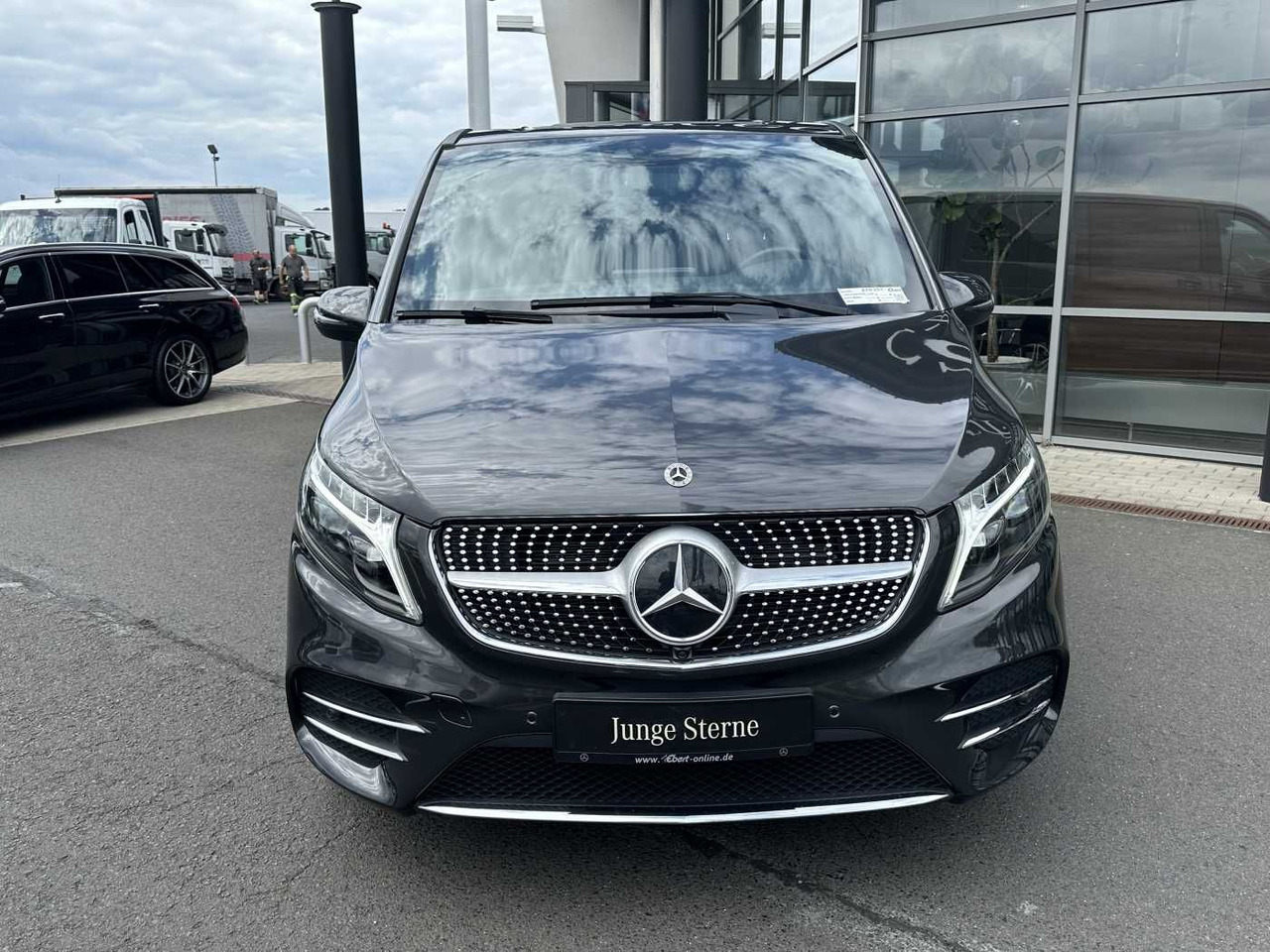 Mercedes-Benz V 300 d EDITION AMG AHK Tisch Leder ILS 7Sitze - מכונית: תמונה 2 Mercedes-Benz V 300 d EDITION AMG AHK Tisch Leder ILS 7Sitze - מכונית: תמונה 2