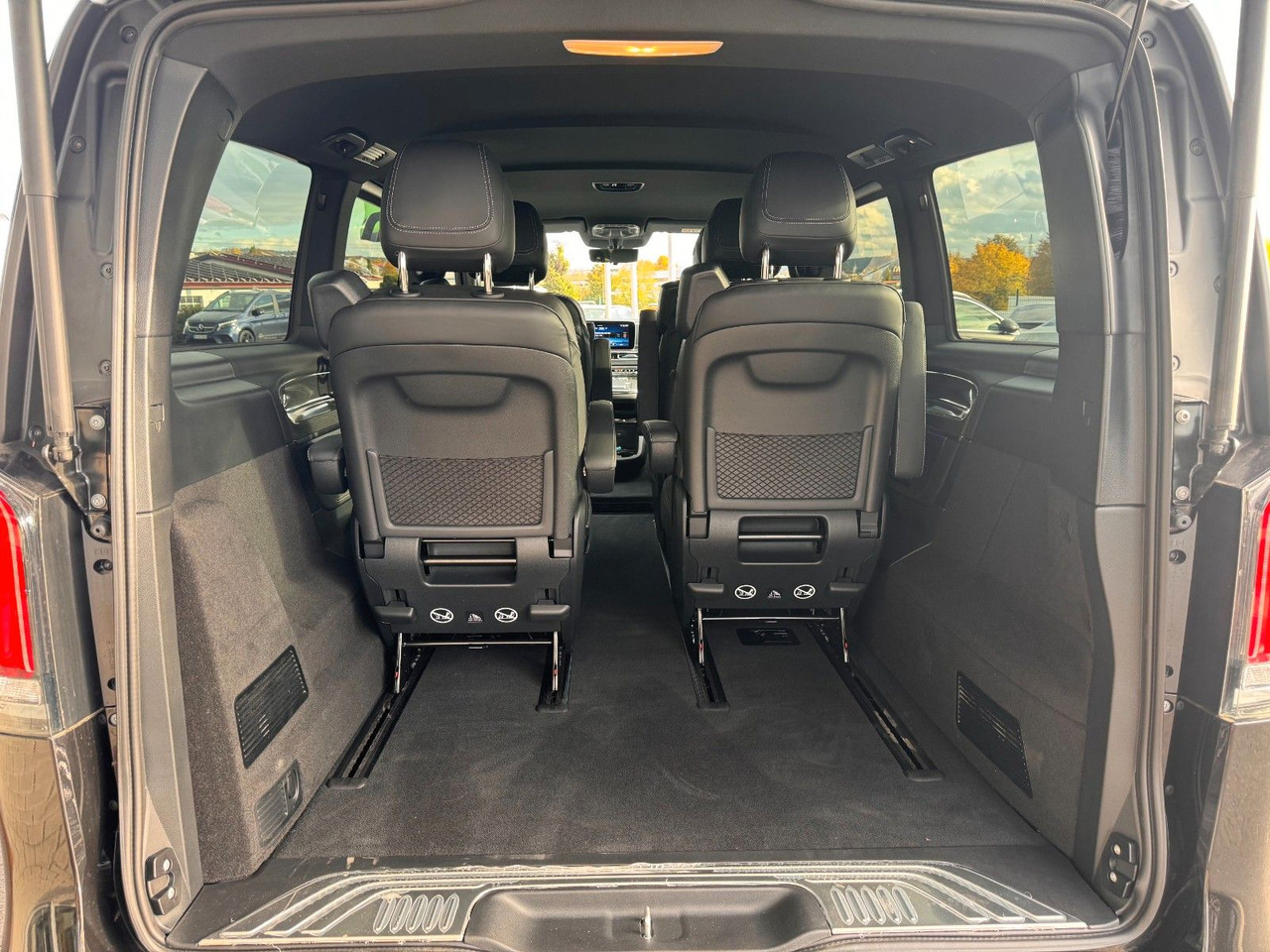 כלי רכב מסחרי לנוסעים Mercedes-Benz V 300 d EXCLUSIVE AIRMATIC AHK2,5 Standheiz: תמונה 7 כלי רכב מסחרי לנוסעים Mercedes-Benz V 300 d EXCLUSIVE AIRMATIC AHK2,5 Standheiz: תמונה 7