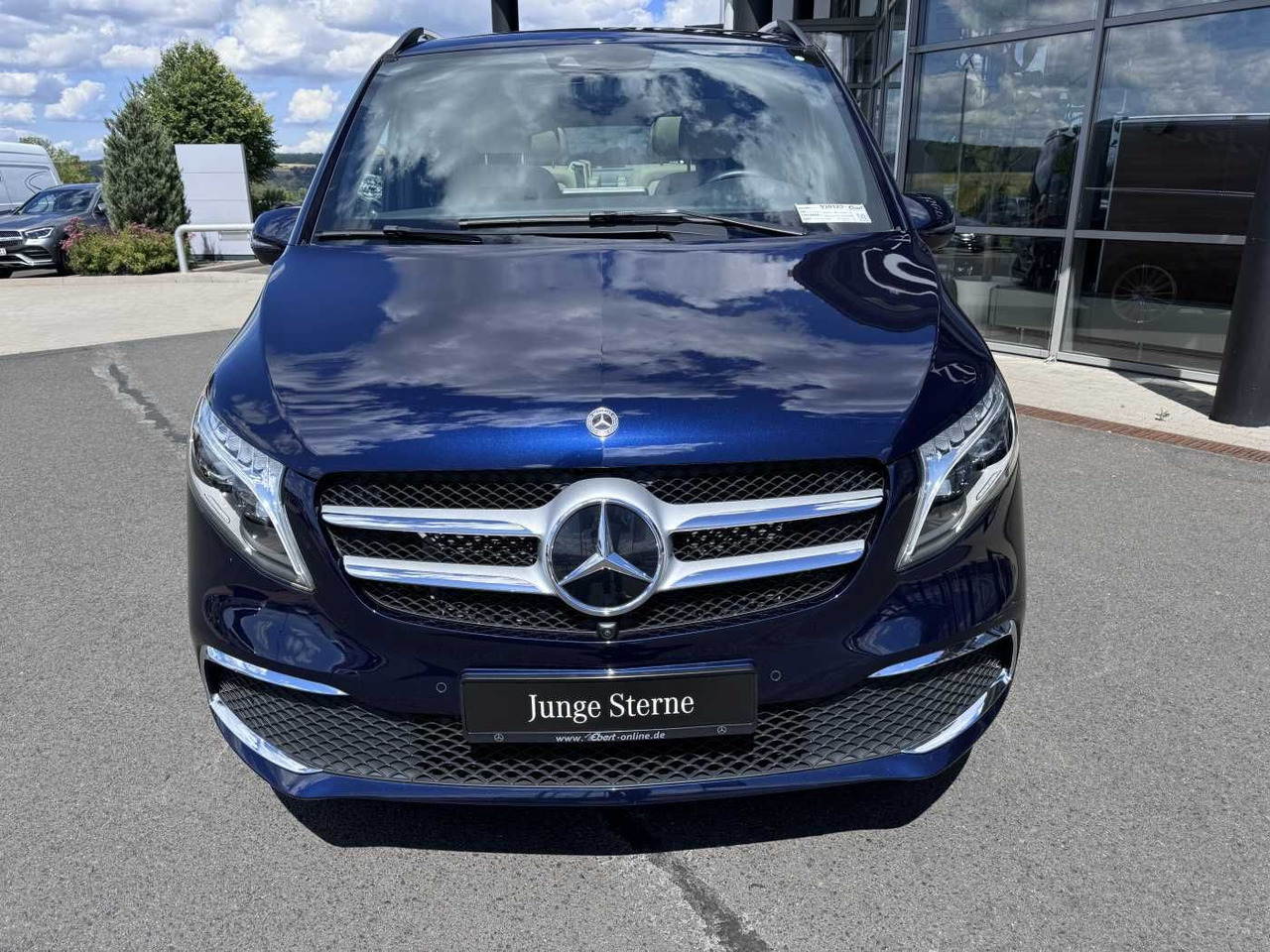 Mercedes-Benz V 300 d EXCLUSIVE EDITION DISTONIC Stdh Panorama - מכונית: תמונה 2 Mercedes-Benz V 300 d EXCLUSIVE EDITION DISTONIC Stdh Panorama - מכונית: תמונה 2
