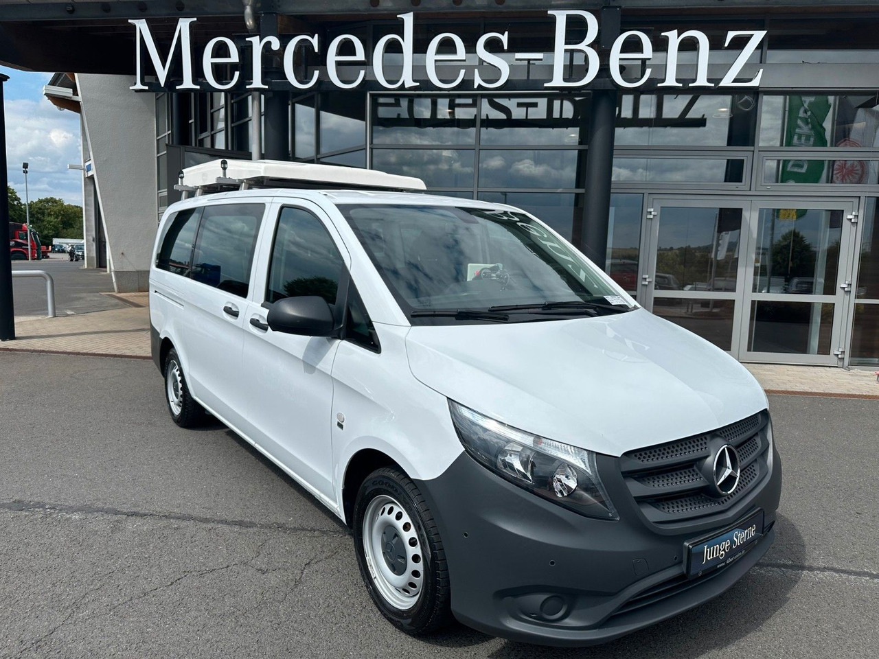 Mercedes-Benz Vito 111 CDI Tourer Begleitfahrzeug BF3+ / WVZ - כלי רכב מסחרי עם לוח: תמונה 2 Mercedes-Benz Vito 111 CDI Tourer Begleitfahrzeug BF3+ / WVZ - כלי רכב מסחרי עם לוח: תמונה 2