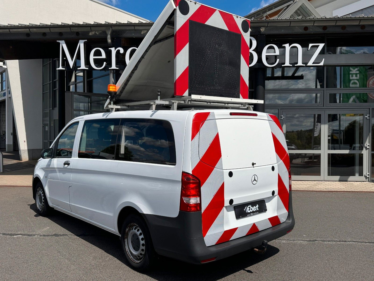 Mercedes-Benz Vito 111 CDI Tourer Begleitfahrzeug BF3+ / WVZ - כלי רכב מסחרי לנוסעים: תמונה 1 Mercedes-Benz Vito 111 CDI Tourer Begleitfahrzeug BF3+ / WVZ - כלי רכב מסחרי לנוסעים: תמונה 1