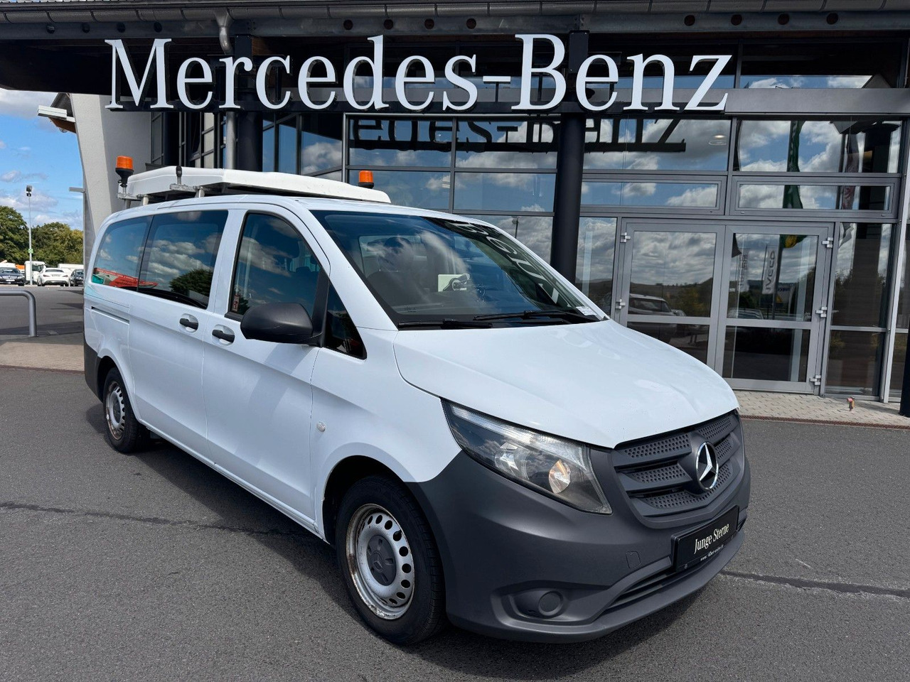 Mercedes-Benz Vito 111 CDI Tourer Begleitfahrzeug BF3+ / WVZ - כלי רכב מסחרי לנוסעים: תמונה 2 Mercedes-Benz Vito 111 CDI Tourer Begleitfahrzeug BF3+ / WVZ - כלי רכב מסחרי לנוסעים: תמונה 2