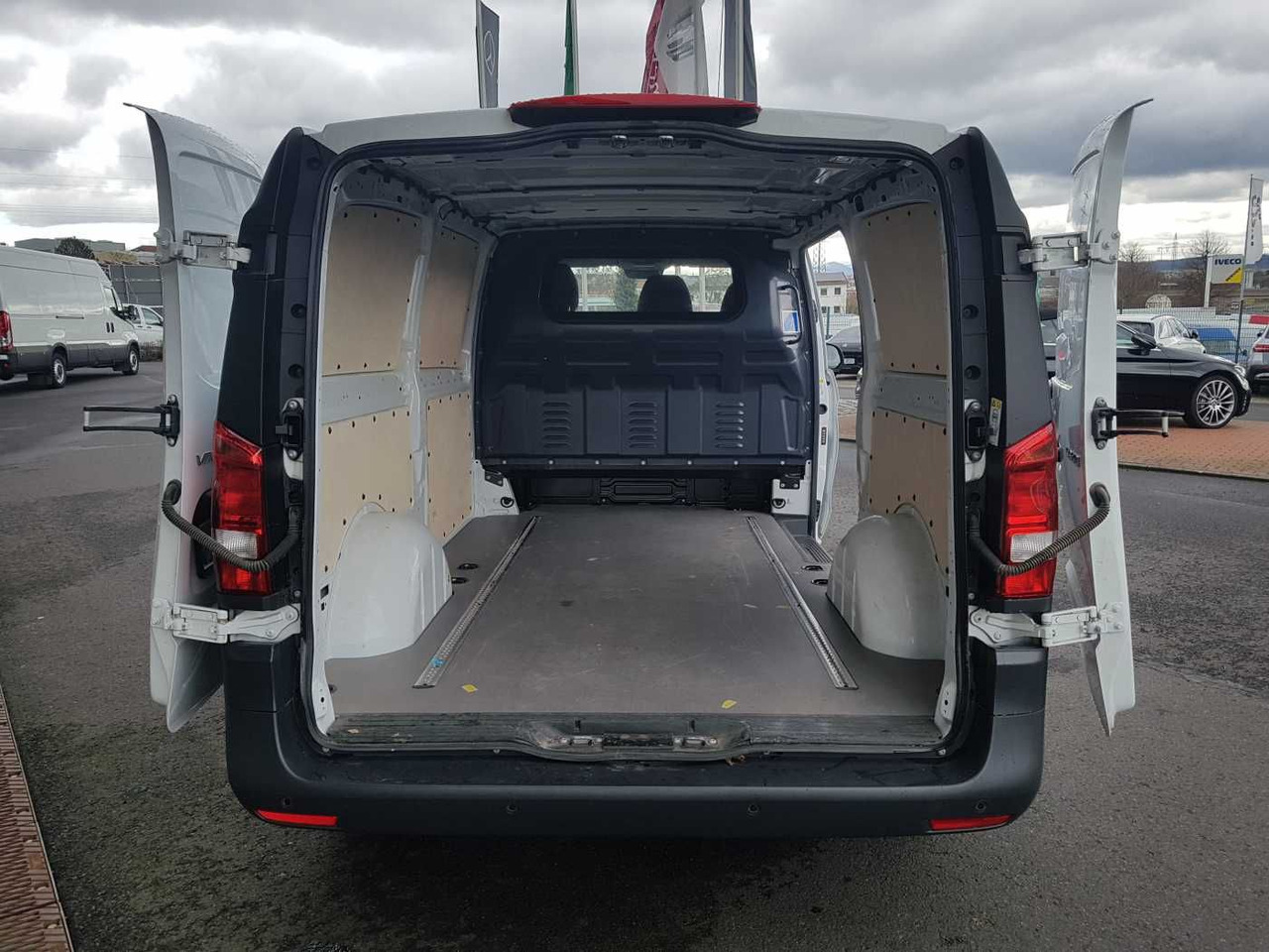 Mercedes-Benz Vito 116 CDI Extralang 9G Klima Kamera Audio40 - כלי רכב מסחרי קטן: תמונה 5 Mercedes-Benz Vito 116 CDI Extralang 9G Klima Kamera Audio40 - כלי רכב מסחרי קטן: תמונה 5
