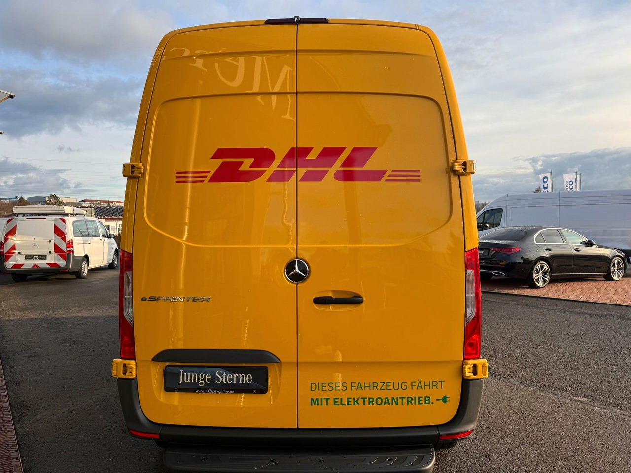 Mercedes-Benz eSprinter 312 DHL Regal KEP-Ausbau - כלי רכב מסחרי עם לוח, כלי רכב מסחרי חשמלי: תמונה 5 Mercedes-Benz eSprinter 312 DHL Regal KEP-Ausbau - כלי רכב מסחרי עם לוח, כלי רכב מסחרי חשמלי: תמונה 5