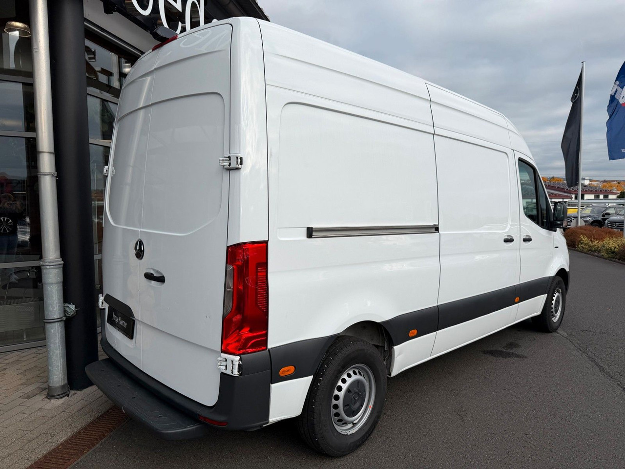 Mercedes-Benz eSprinter 312 Klima SHZ Kamera - כלי רכב מסחרי עם לוח, כלי רכב מסחרי חשמלי: תמונה 4 Mercedes-Benz eSprinter 312 Klima SHZ Kamera - כלי רכב מסחרי עם לוח, כלי רכב מסחרי חשמלי: תמונה 4